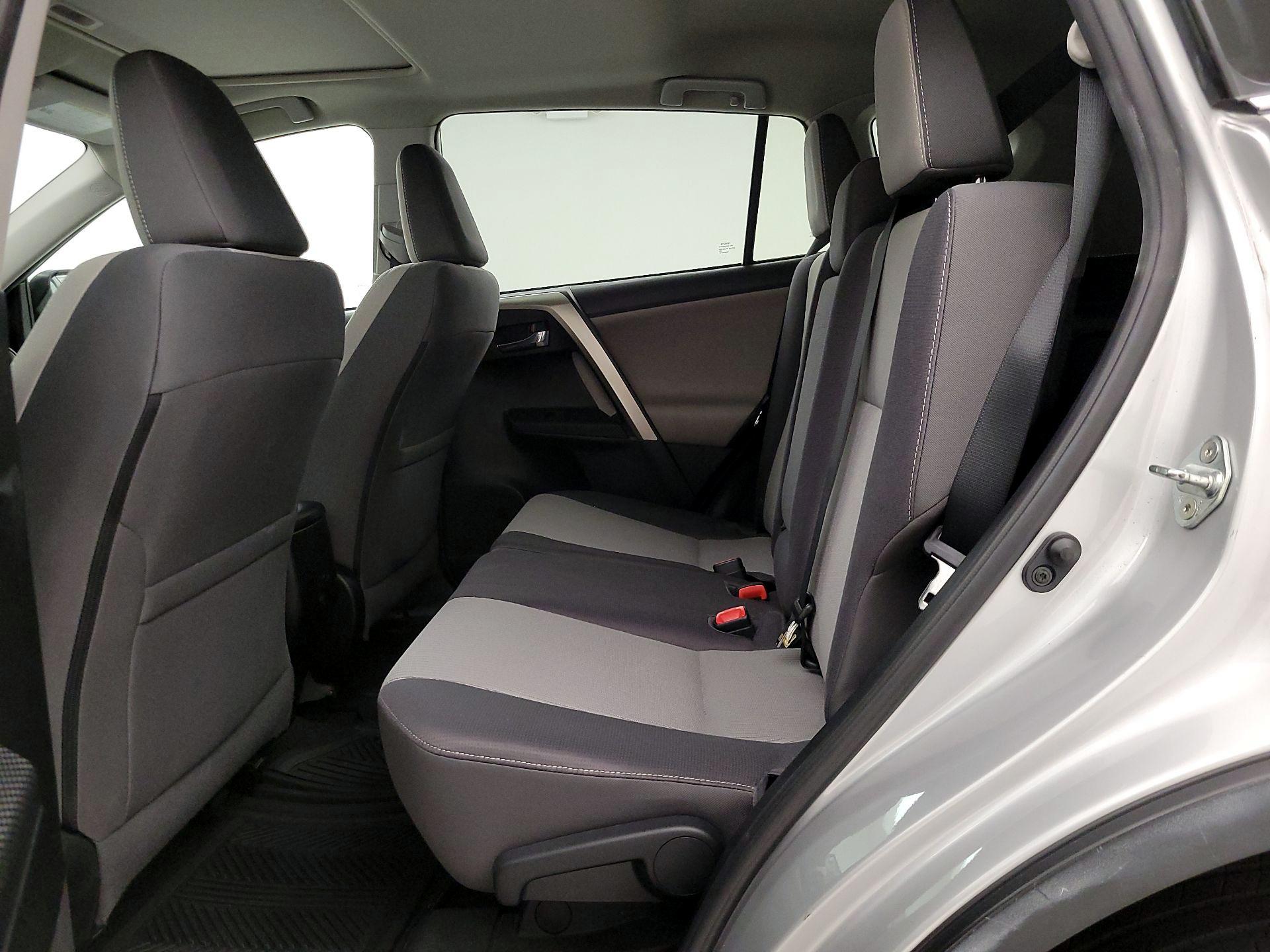 Thumbnail: 2015 Toyota RAV4 - 20