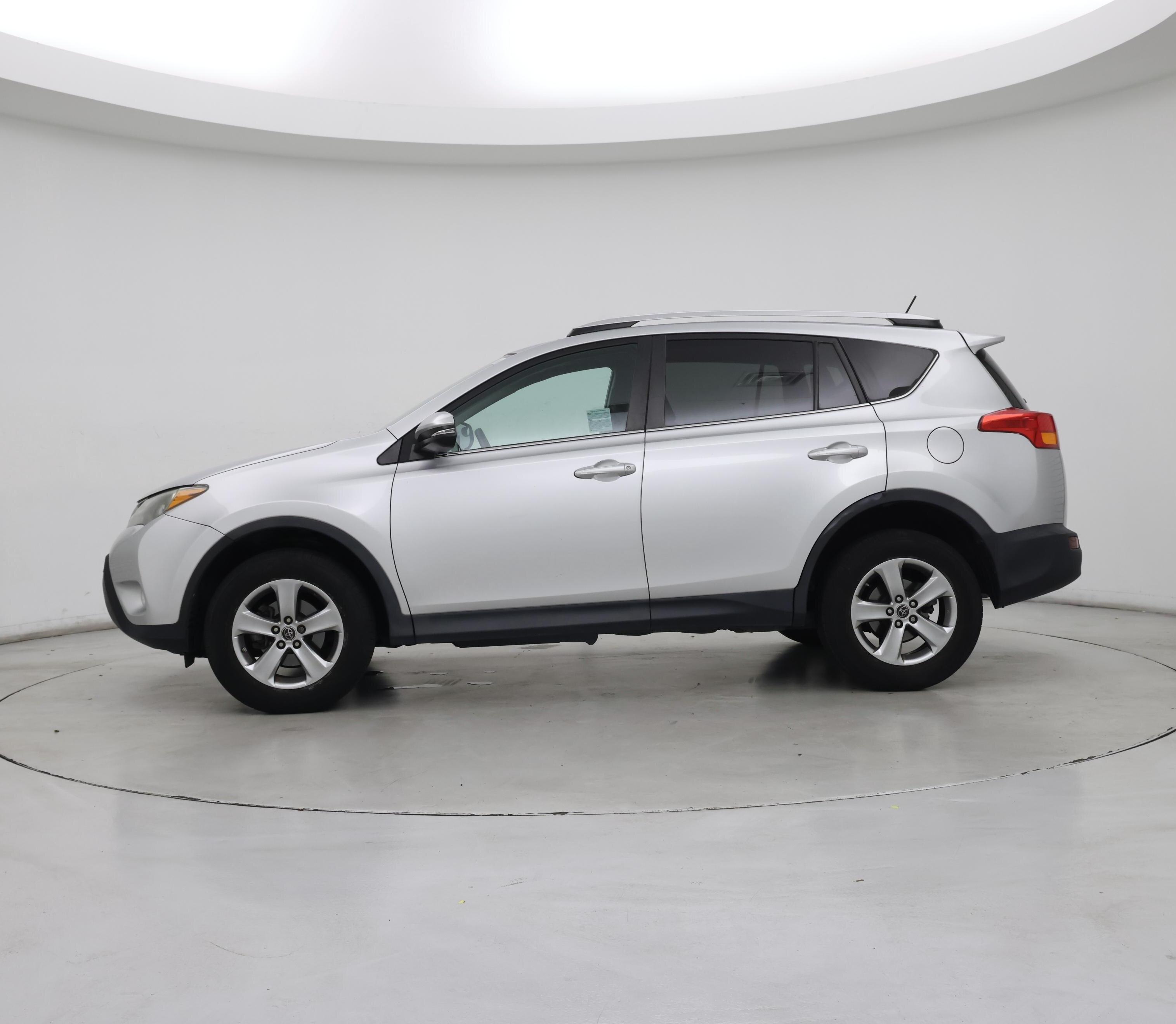 Thumbnail: 2015 Toyota RAV4 - 3