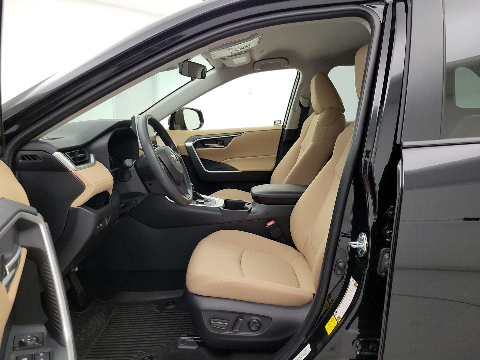 Thumbnail: 2025 Toyota RAV4 - 11