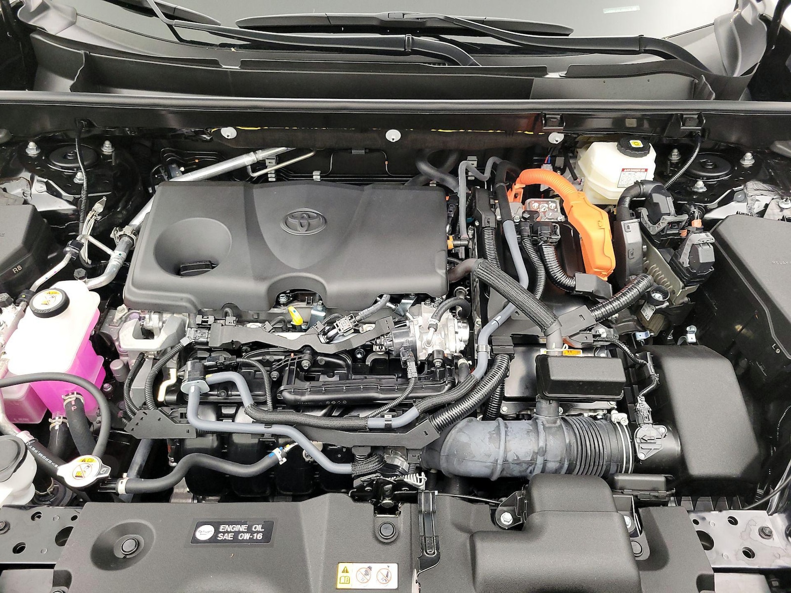 2025 Toyota RAV4 XLE - Photo 22