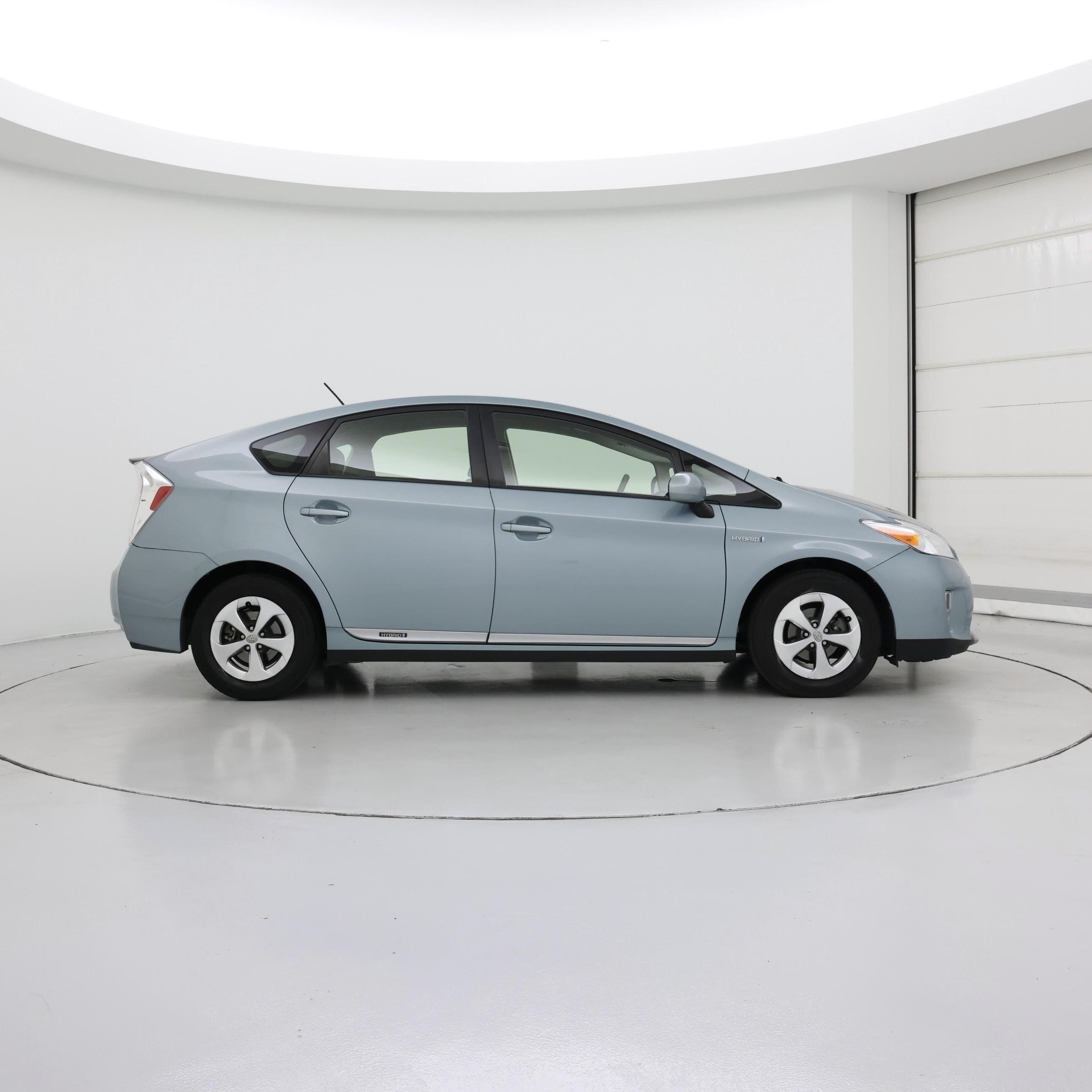 Thumbnail: 2015 Toyota Prius - 7