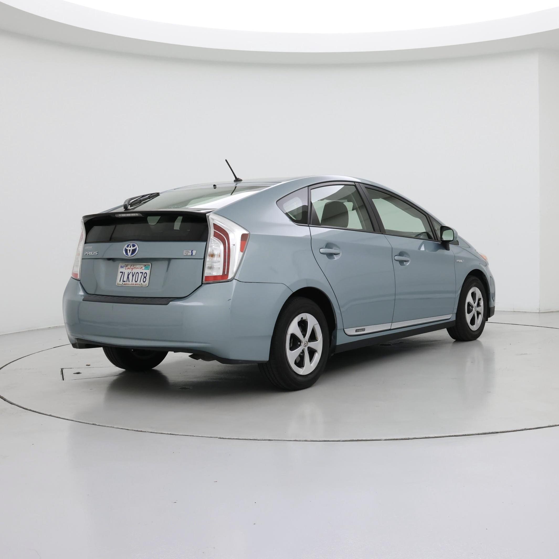 Thumbnail: 2015 Toyota Prius - 8