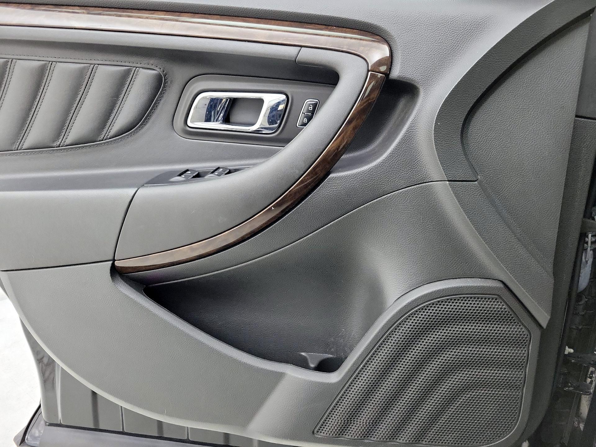 Thumbnail: 2016 Ford Taurus - 12