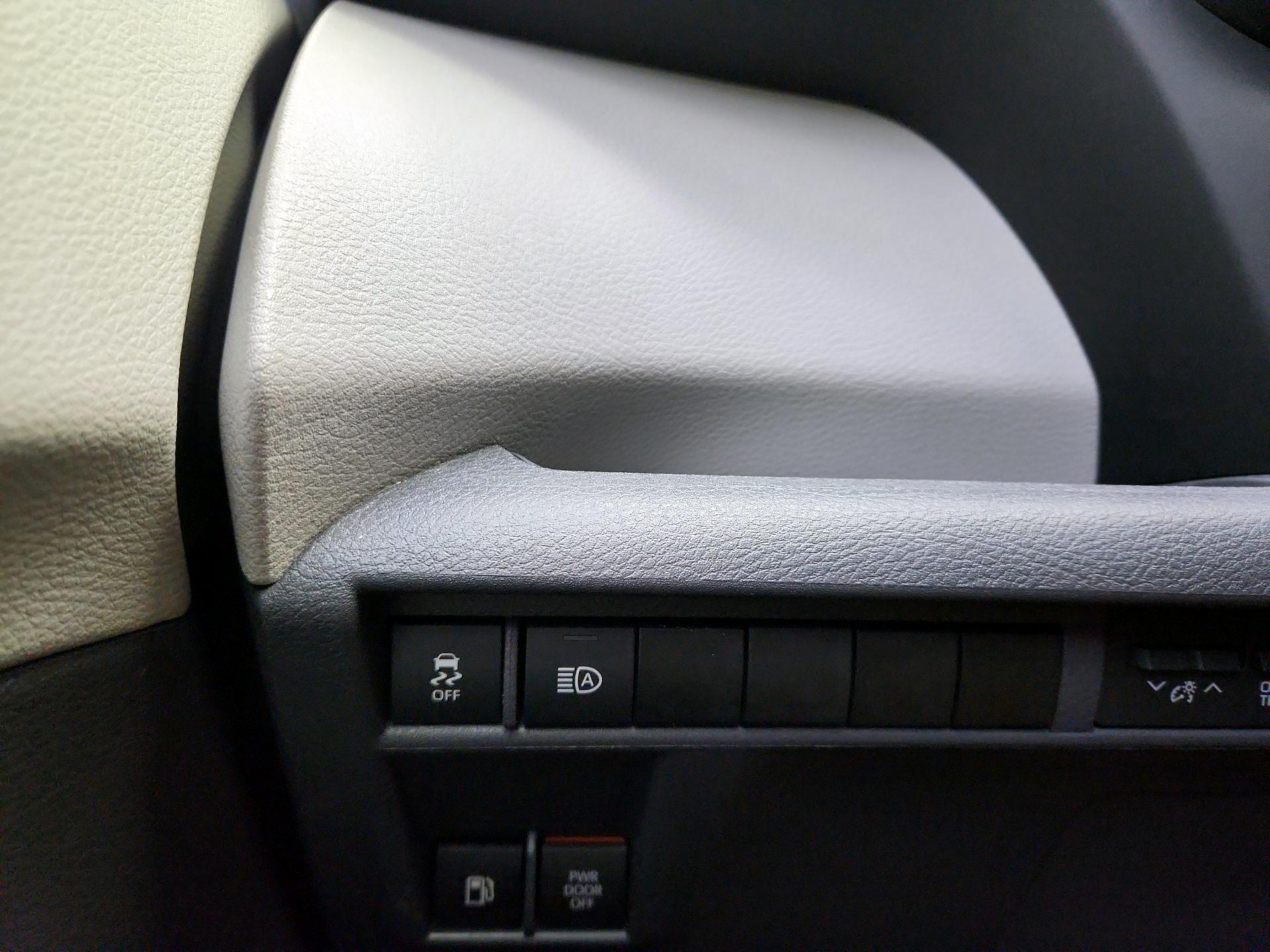 Thumbnail: 2023 Toyota Sienna - 13