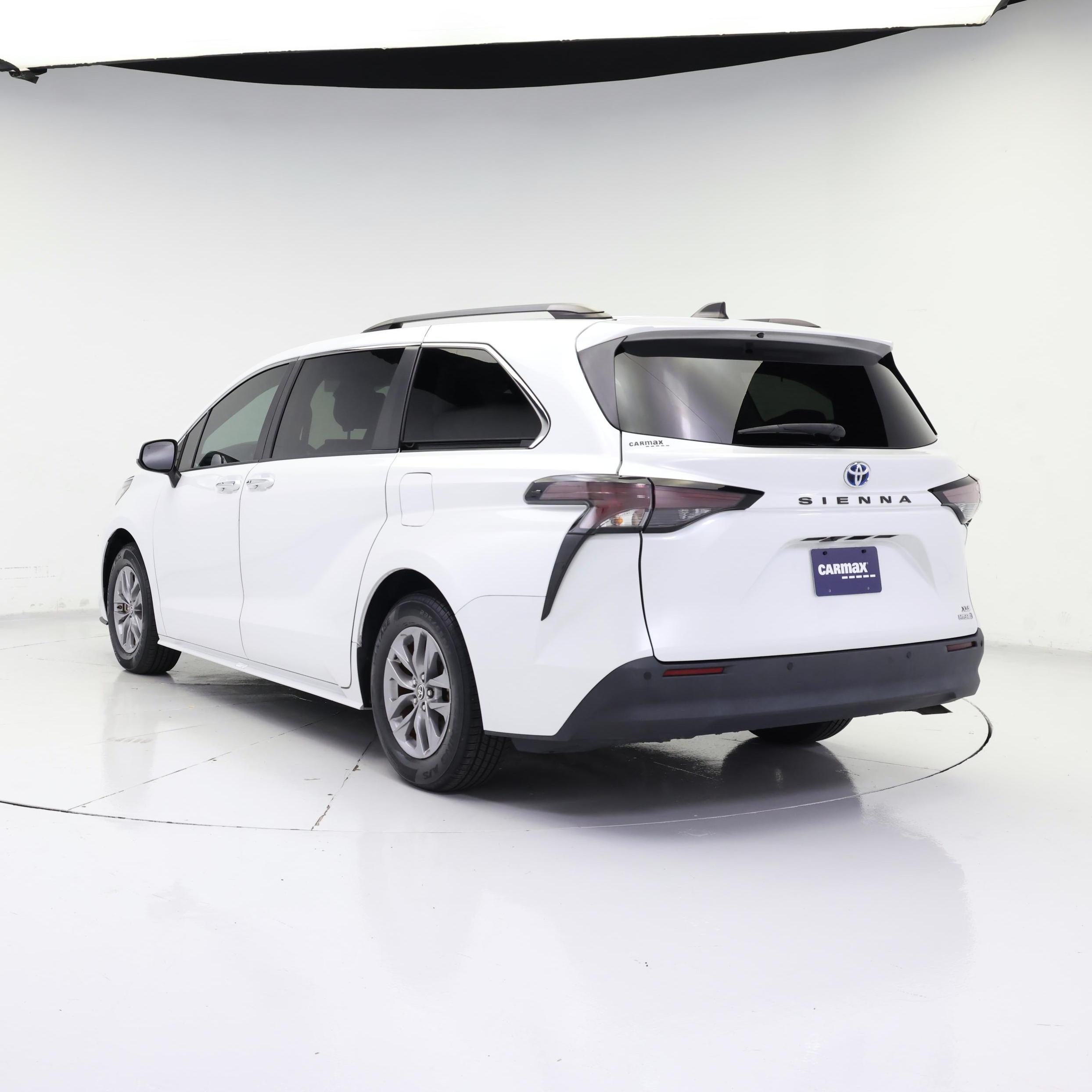 Thumbnail: 2023 Toyota Sienna - 2