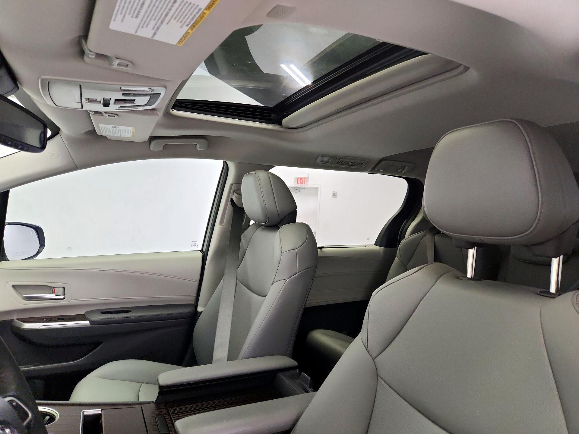 Thumbnail: 2023 Toyota Sienna - 20