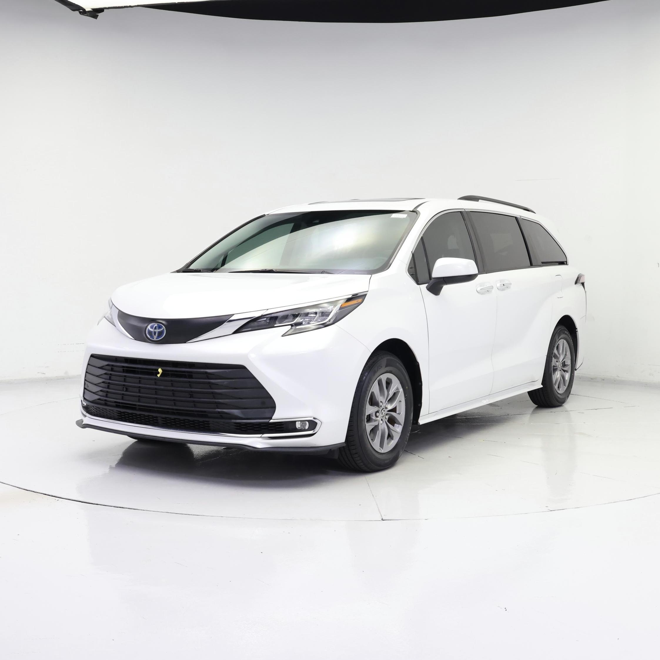 Thumbnail: 2023 Toyota Sienna - 4