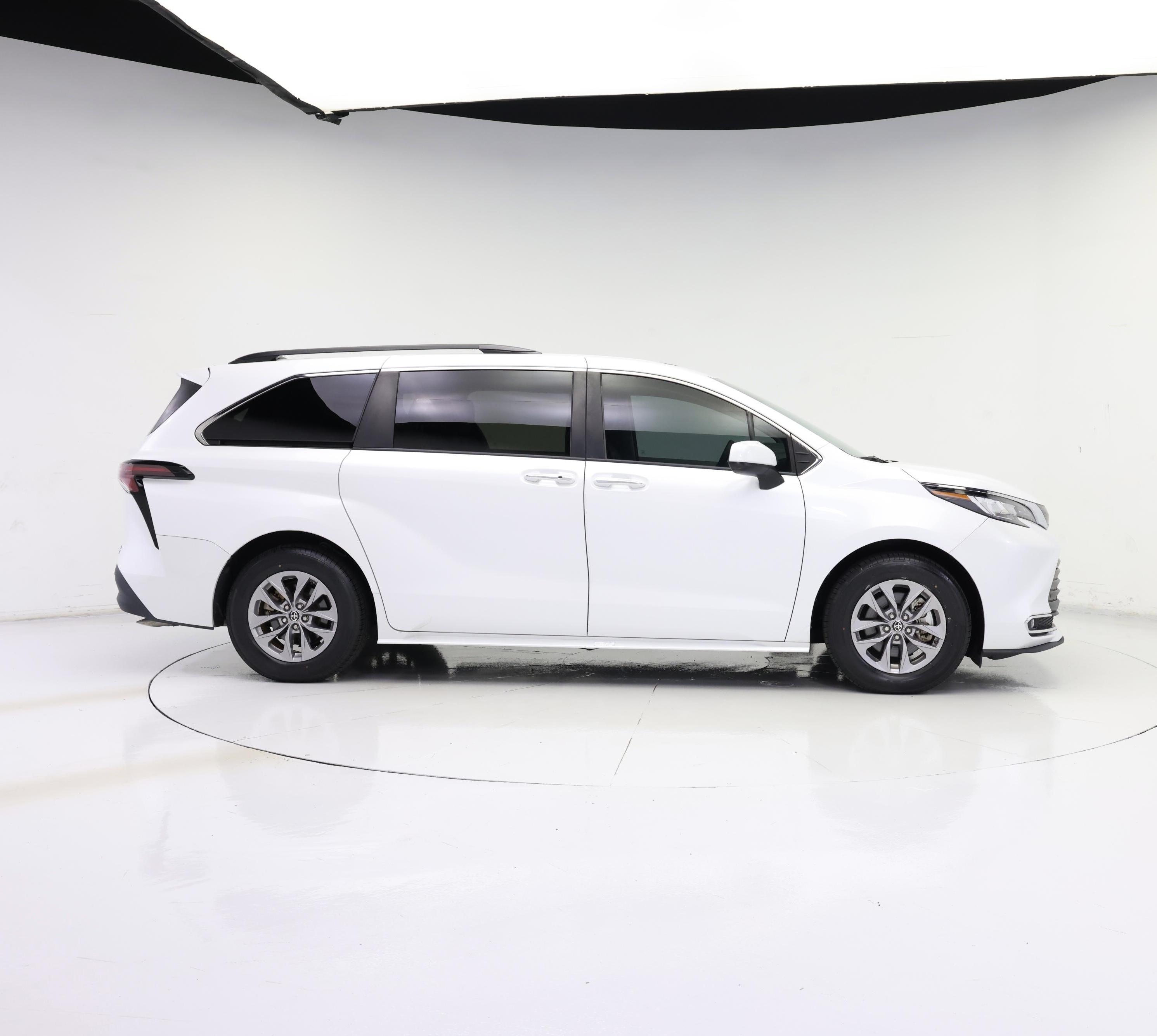 Thumbnail: 2023 Toyota Sienna - 7