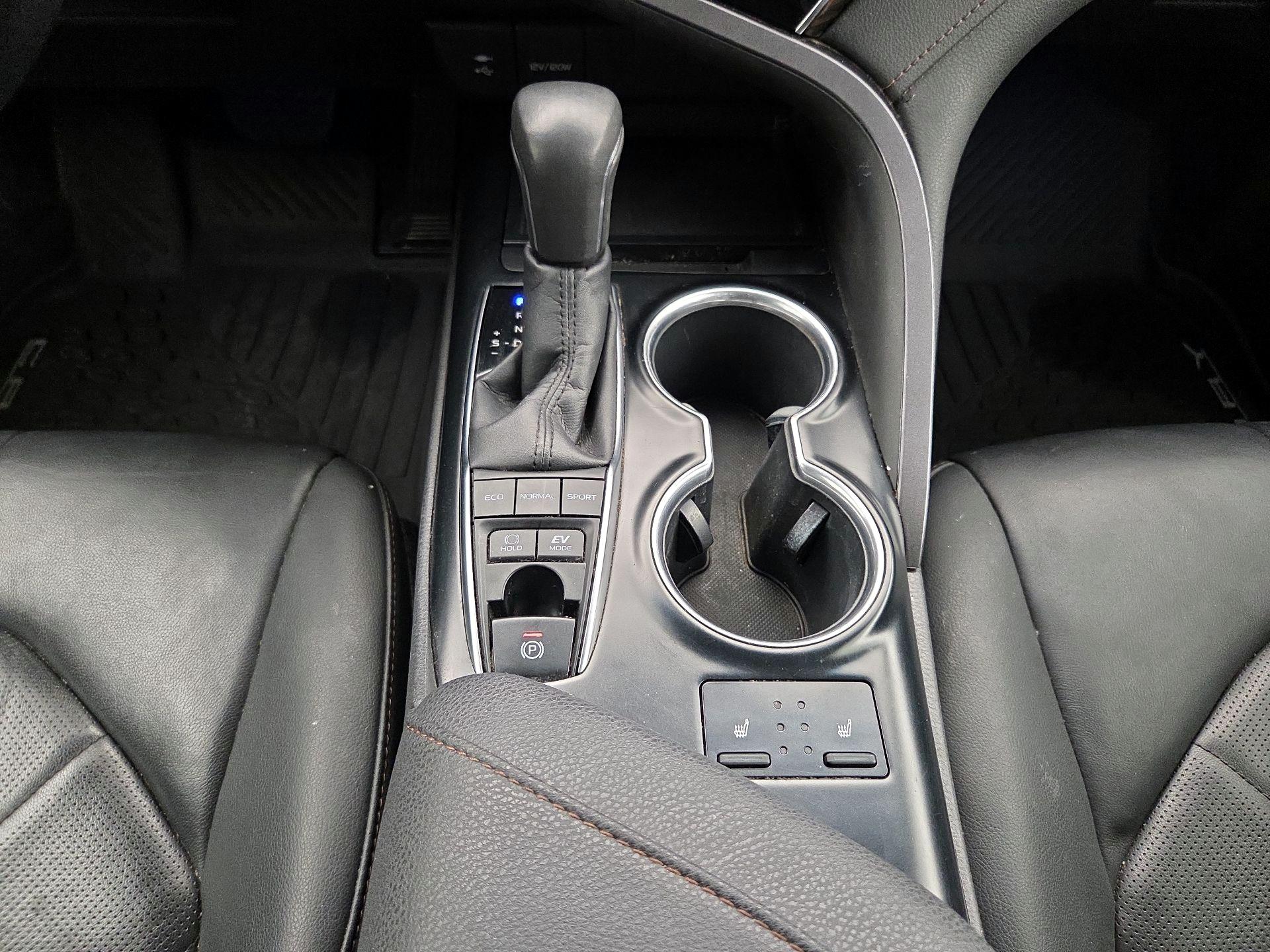 Thumbnail: 2018 Toyota Camry - 17