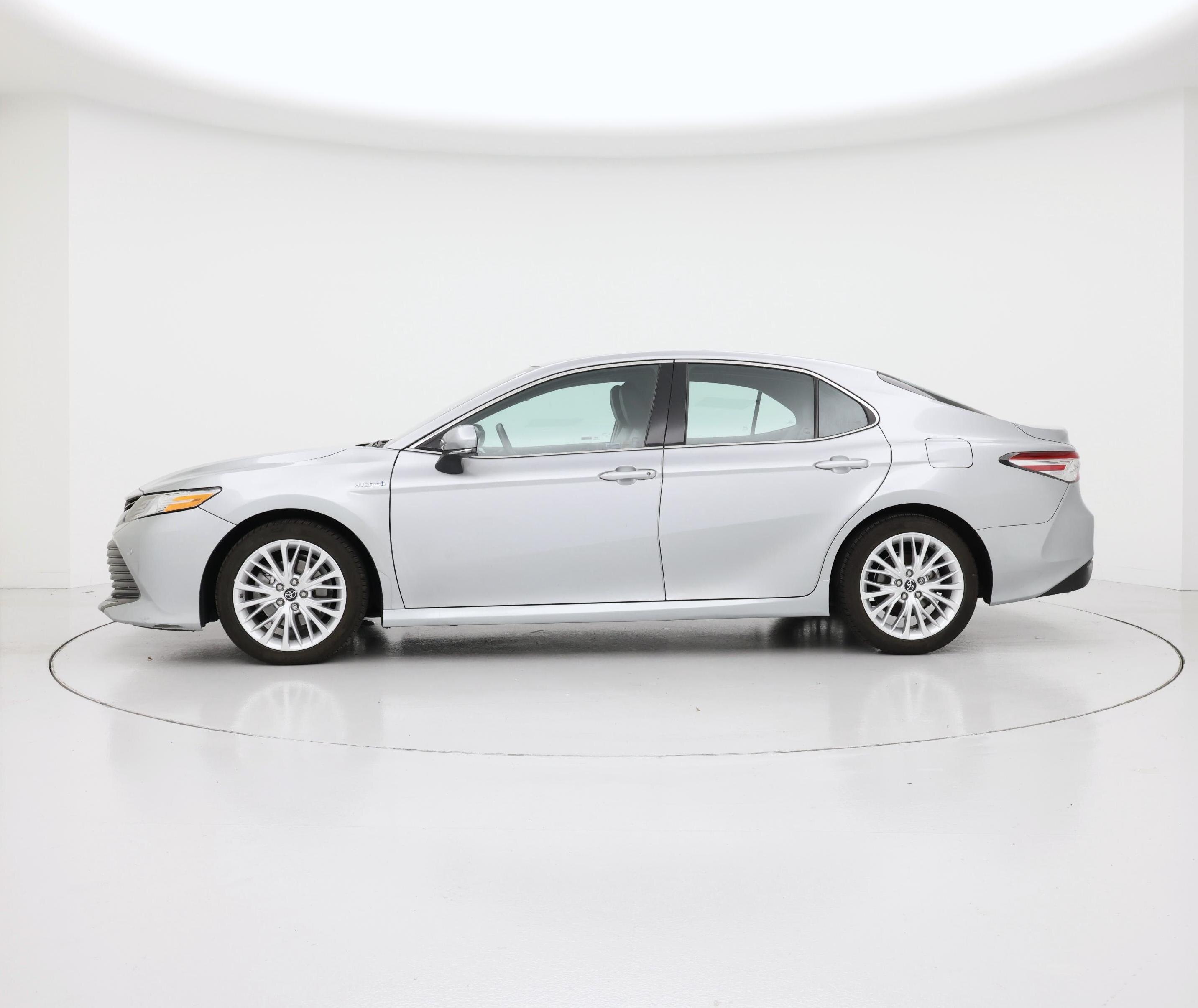 Thumbnail: 2018 Toyota Camry - 3