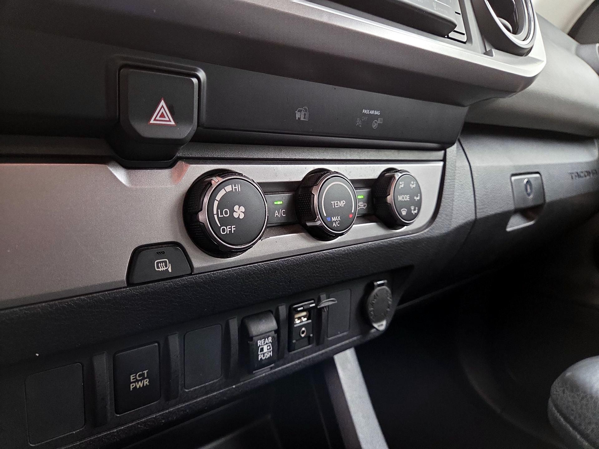 Thumbnail: 2019 Toyota Tacoma - 16