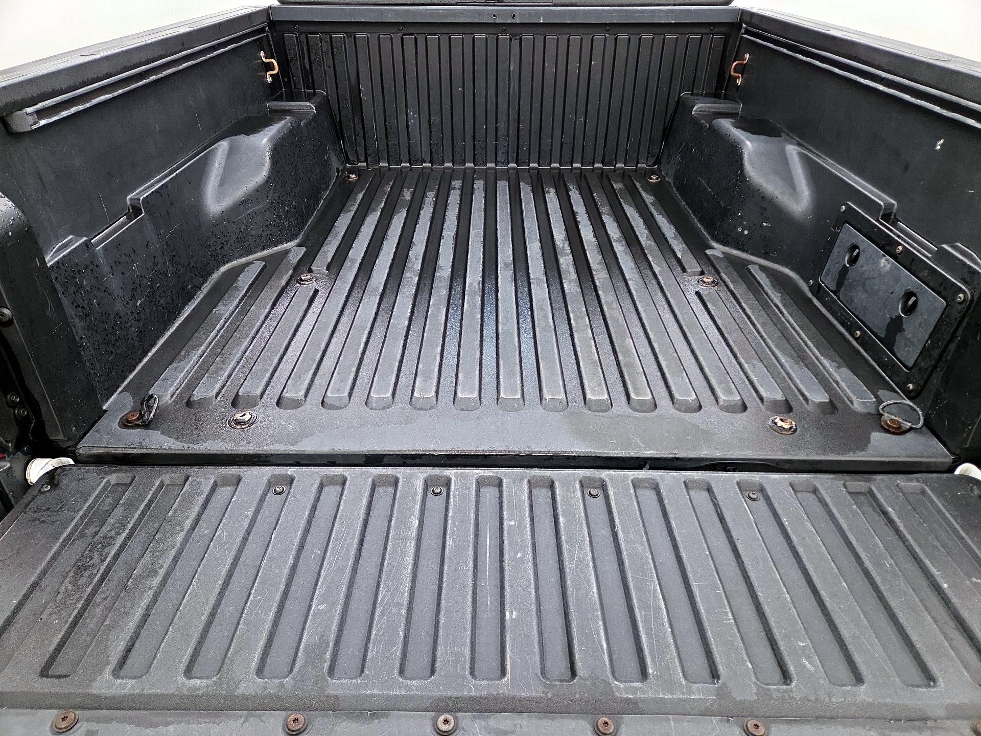 Thumbnail: 2019 Toyota Tacoma - 20