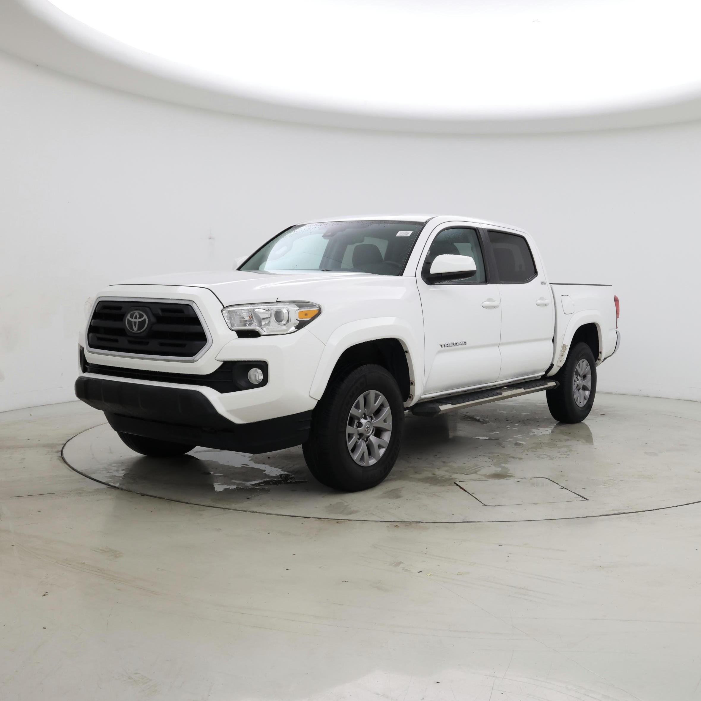 Thumbnail: 2019 Toyota Tacoma - 4