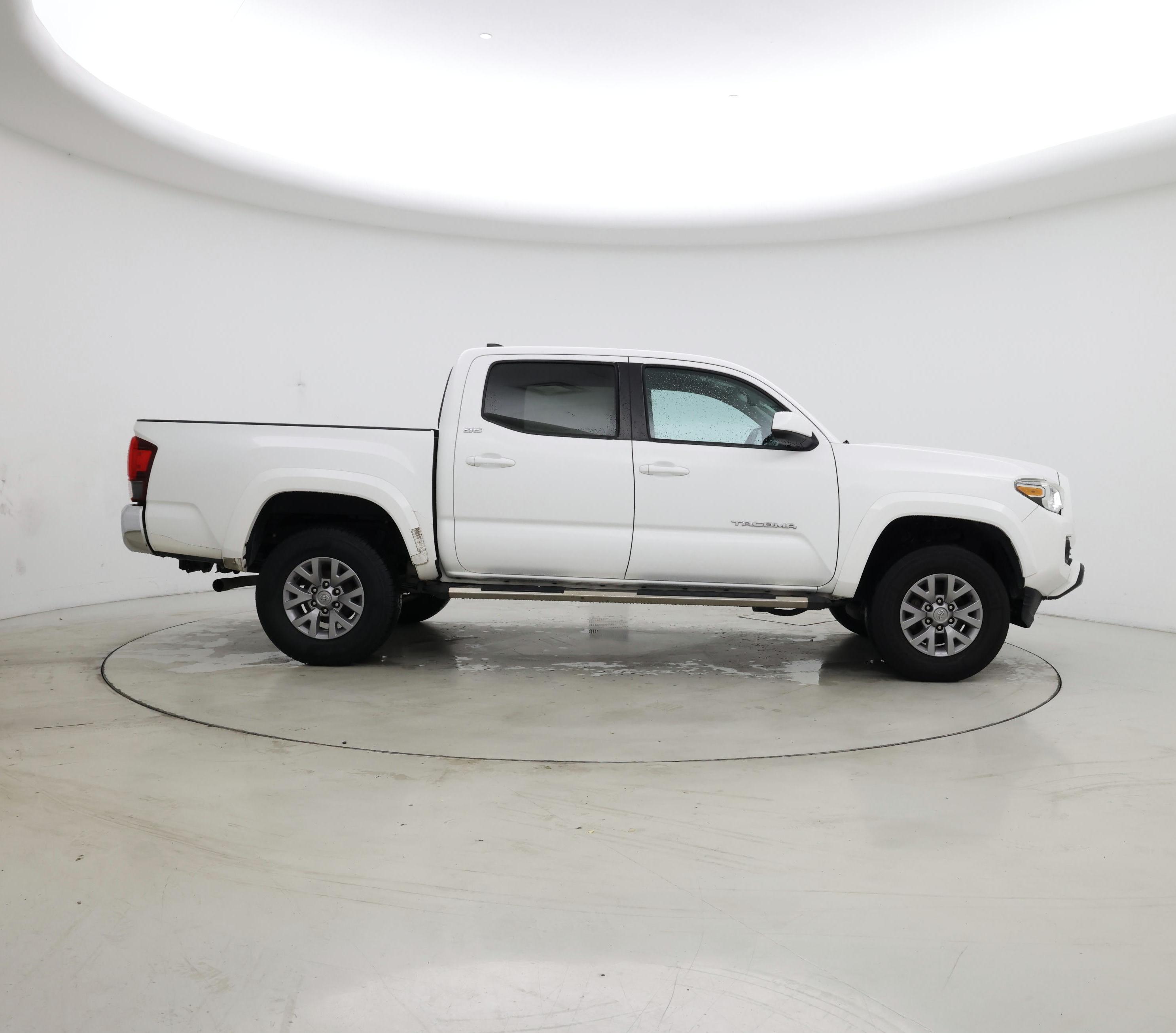 Thumbnail: 2019 Toyota Tacoma - 7