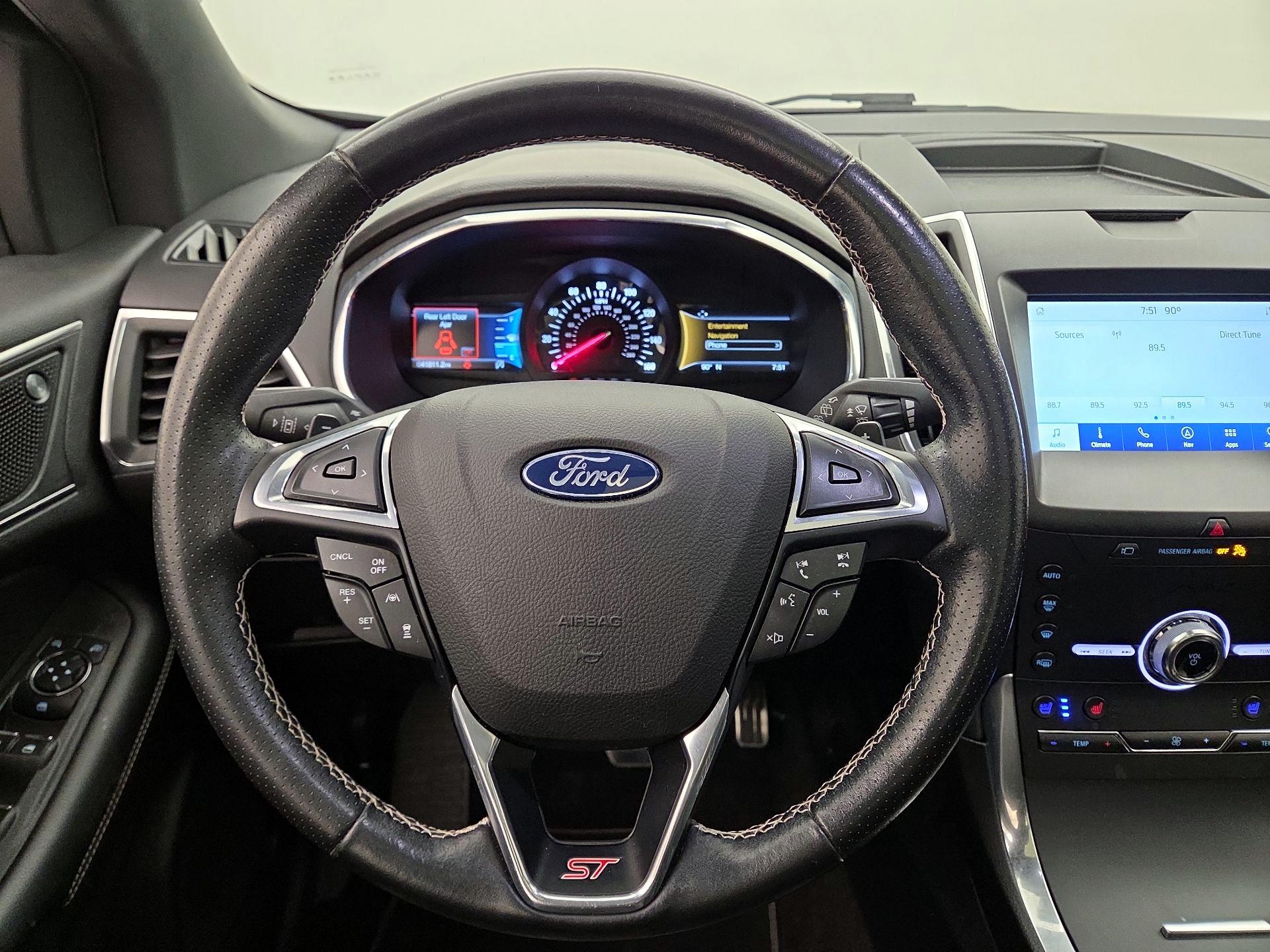 Thumbnail: 2020 Ford Edge - 10