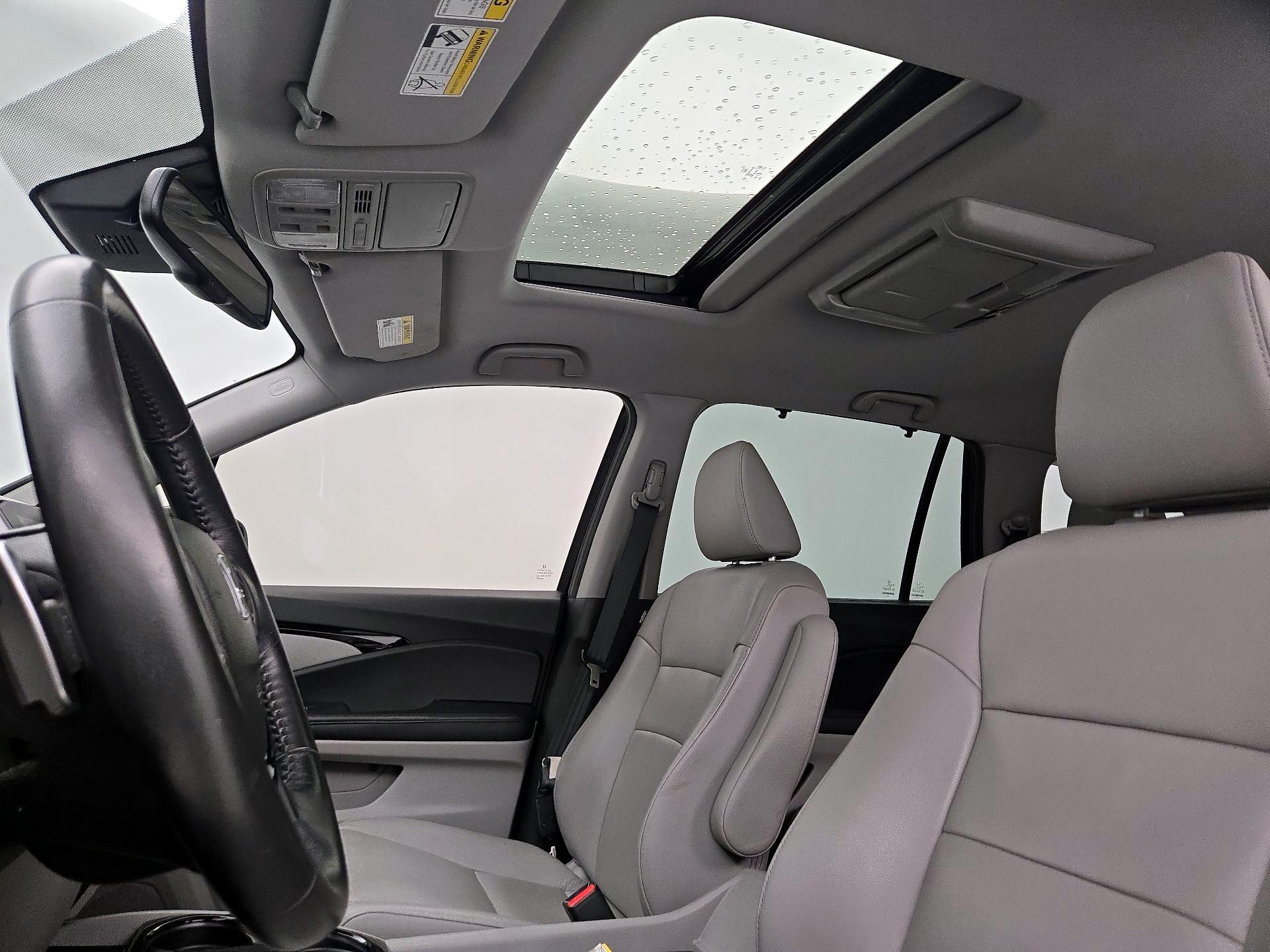 Thumbnail: 2017 Honda Pilot - 20