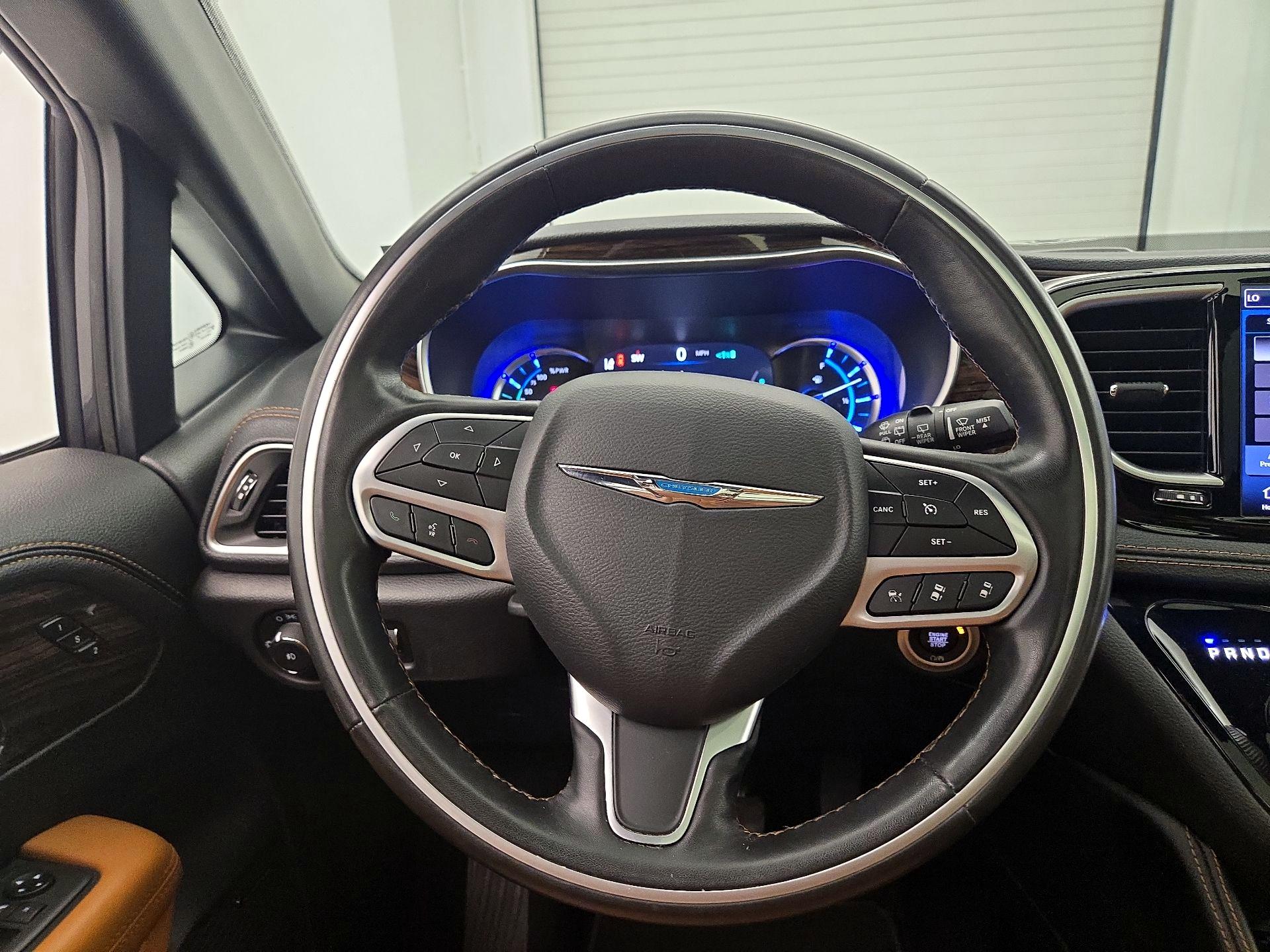 Thumbnail: 2021 Chrysler Pacifica - 10