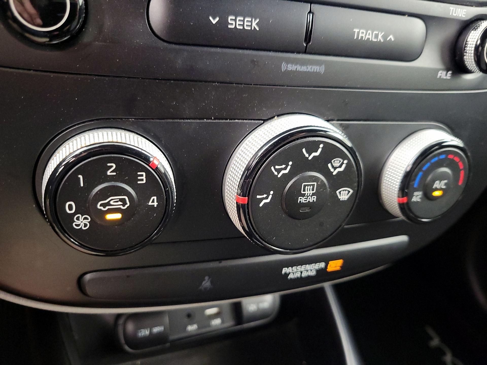 Thumbnail: 2019 Kia Soul - 16