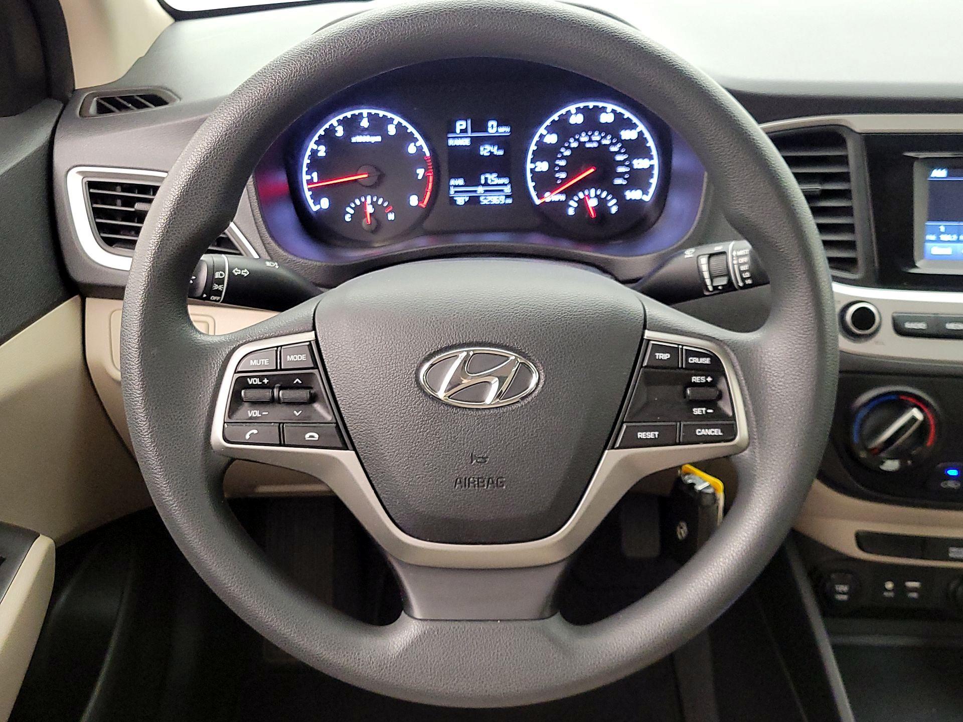 Thumbnail: 2022 Hyundai Accent - 10