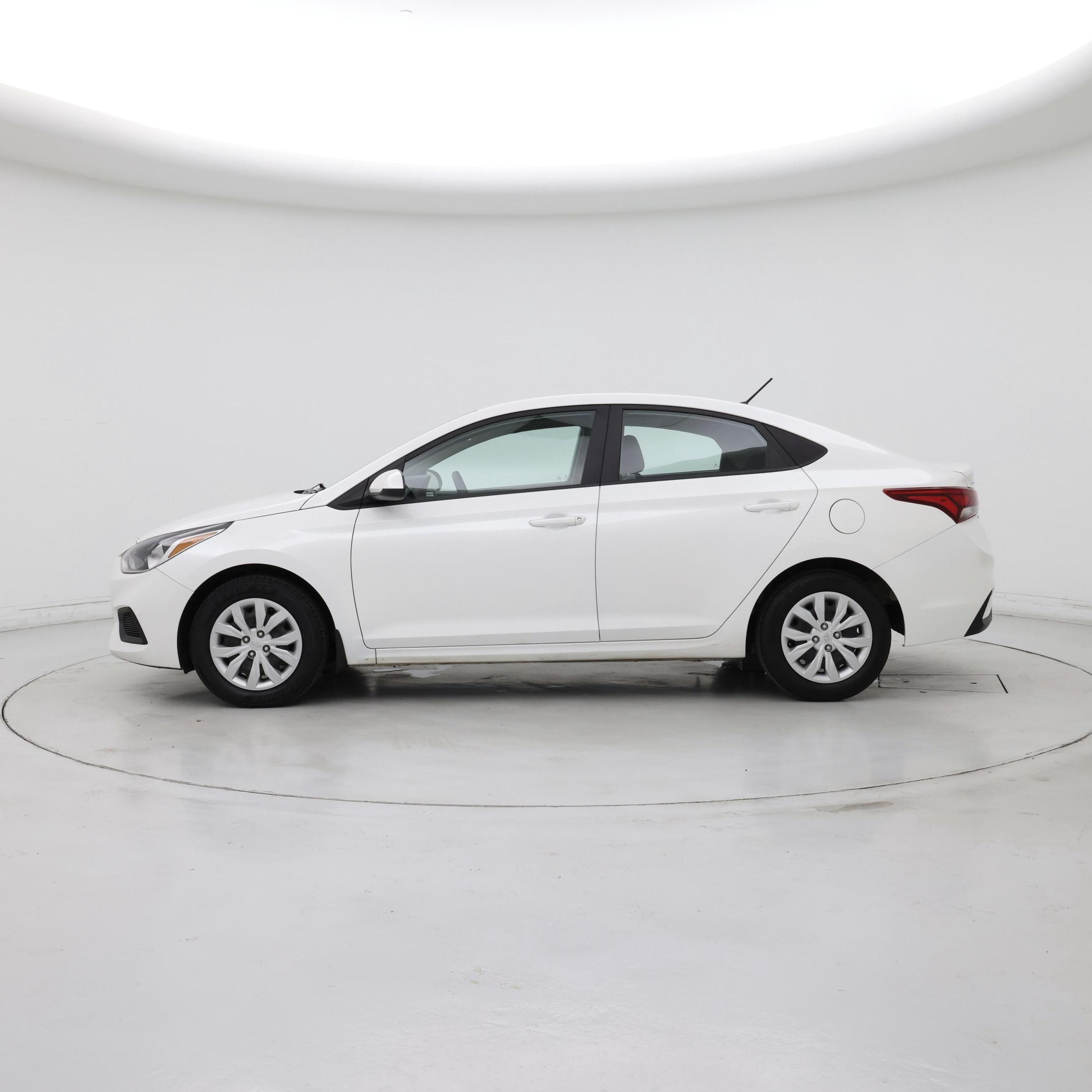 Thumbnail: 2022 Hyundai Accent - 3