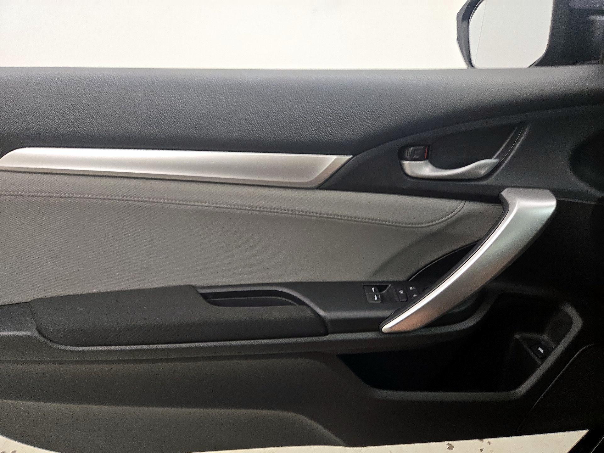 Thumbnail: 2016 Honda Civic - 12