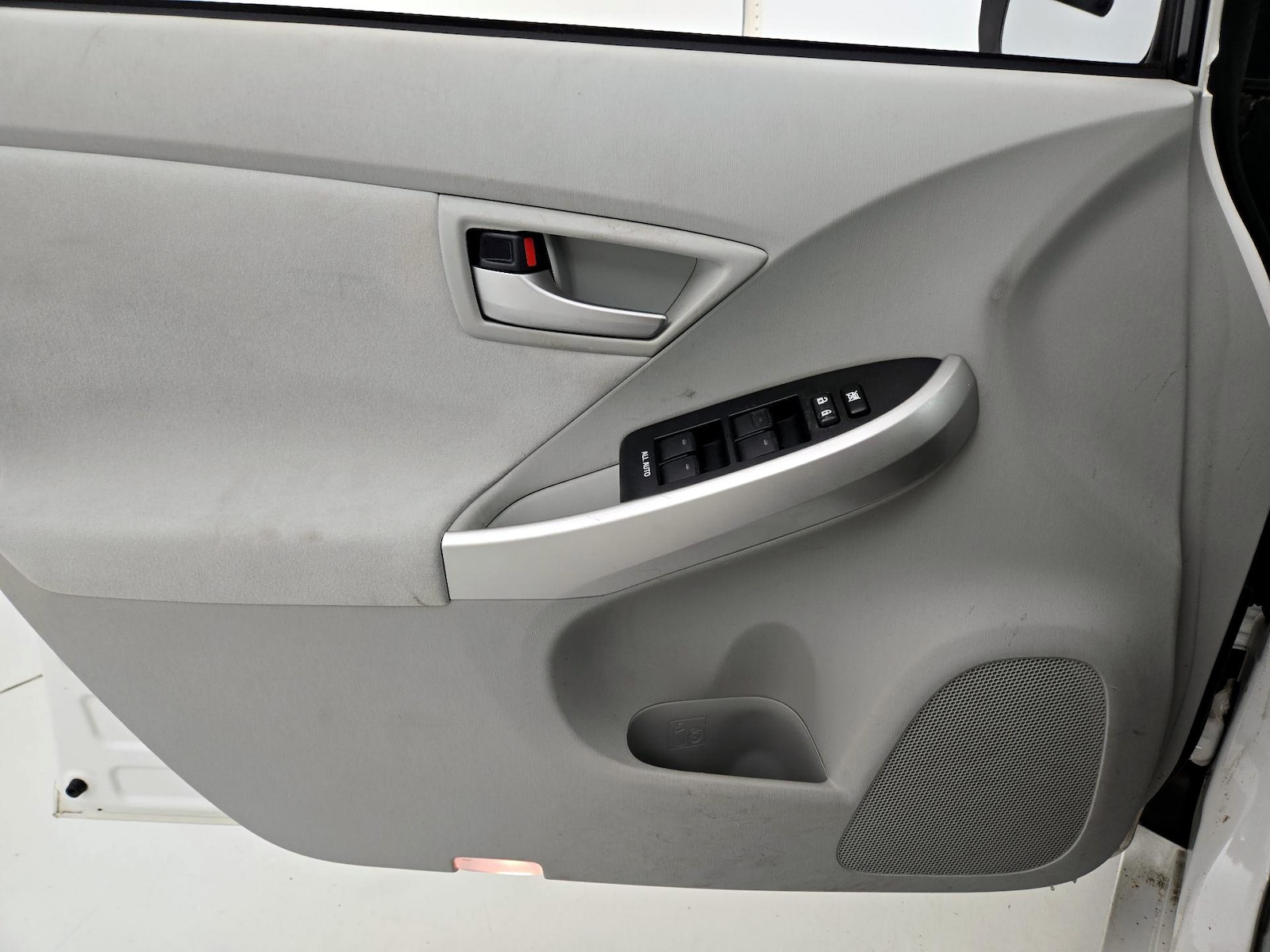 2014 Toyota Prius Three - Photo 13