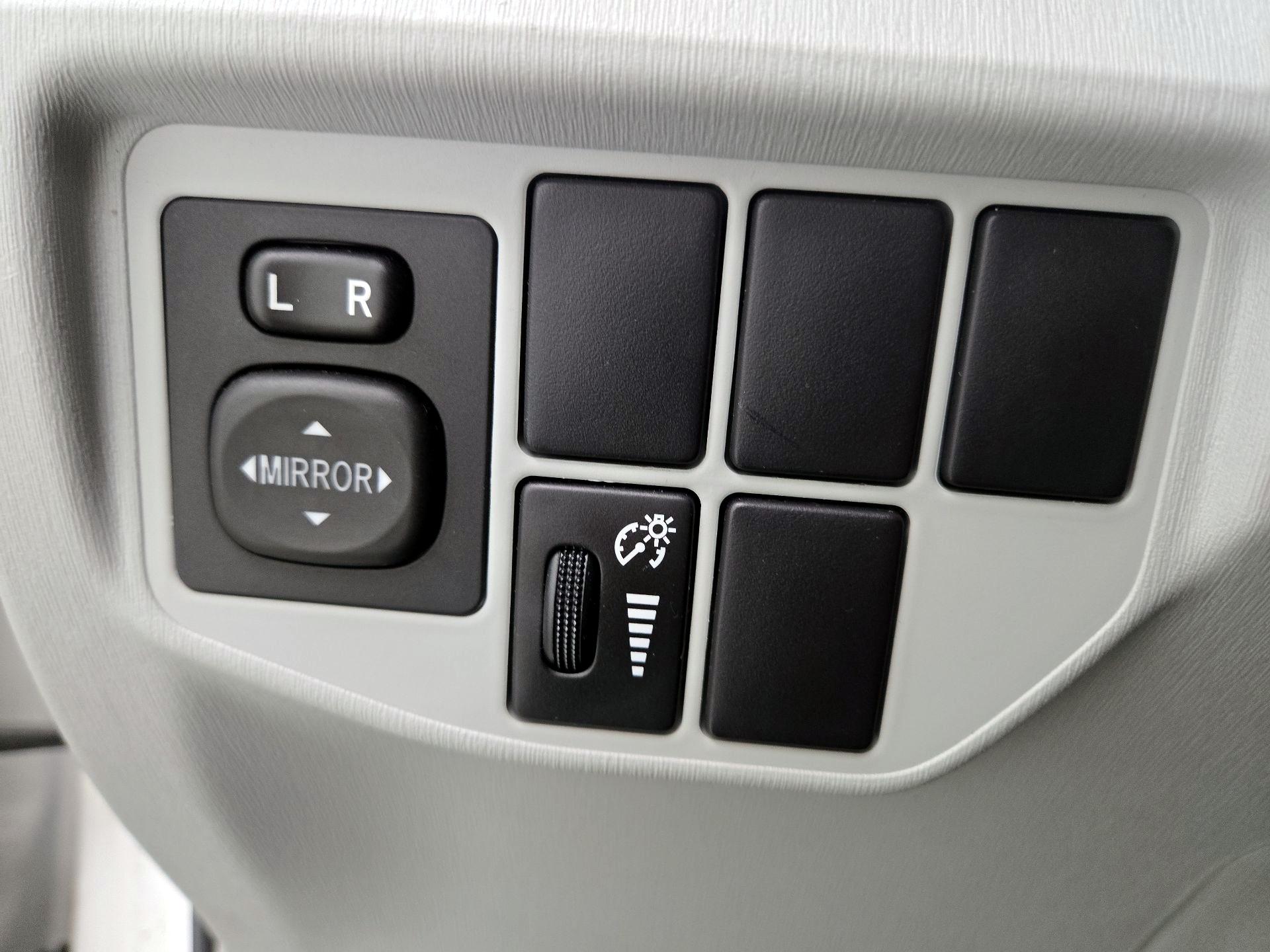 Thumbnail: 2014 Toyota Prius - 13