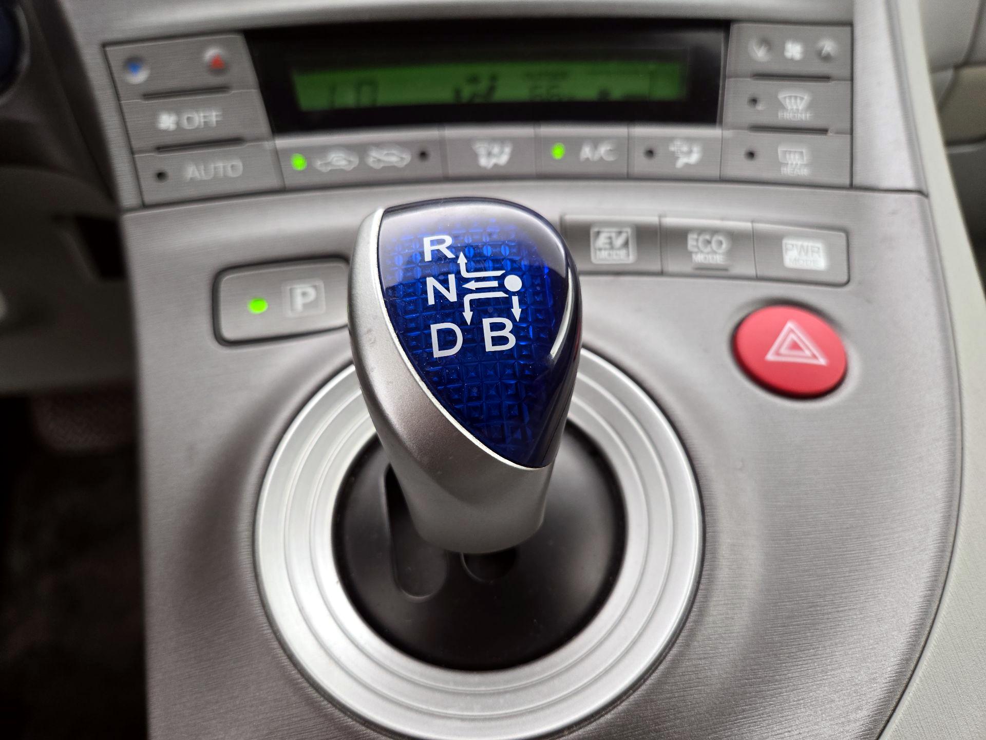 Thumbnail: 2014 Toyota Prius - 17