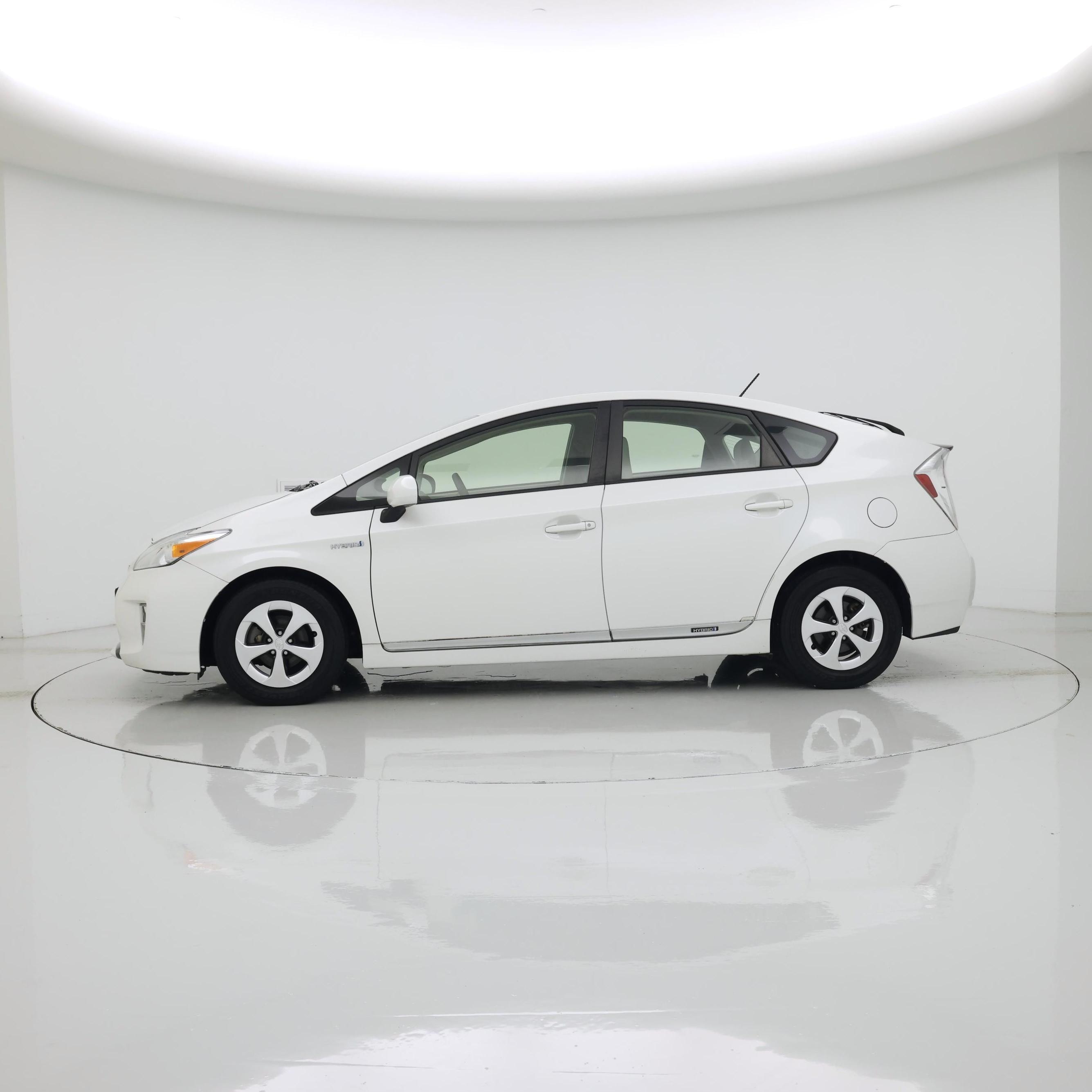 Thumbnail: 2014 Toyota Prius - 3