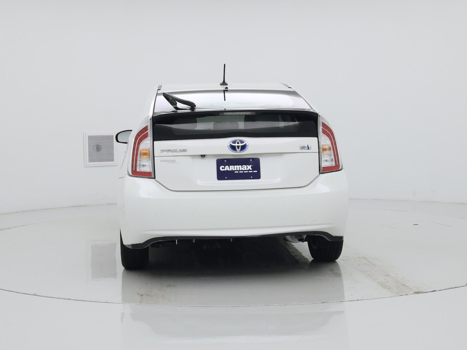 2014 Toyota Prius Three - Photo 7