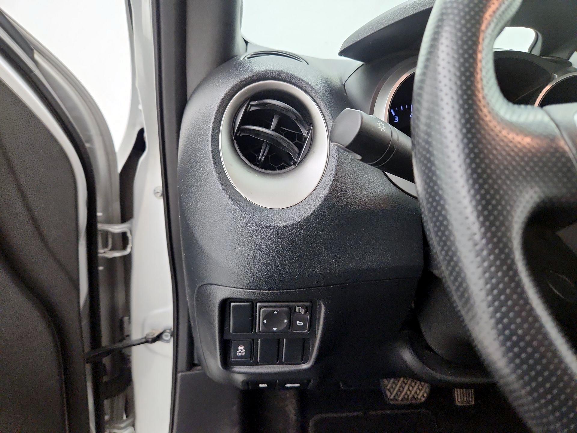 Thumbnail: 2014 Nissan Juke - 13