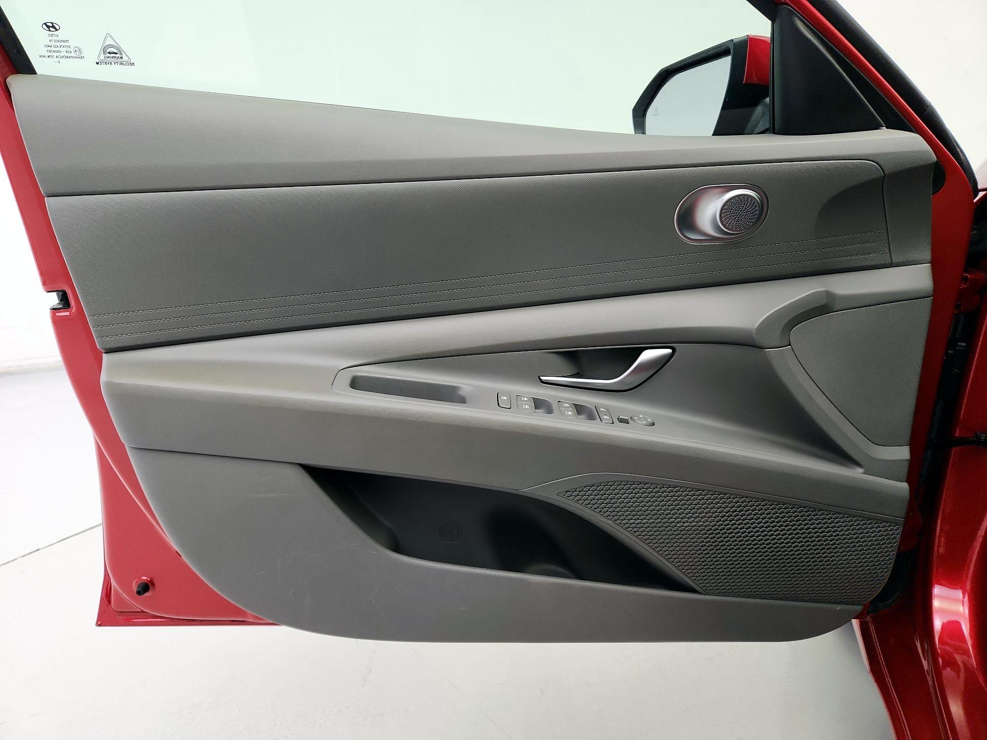 Thumbnail: 2021 Hyundai Elantra - 12