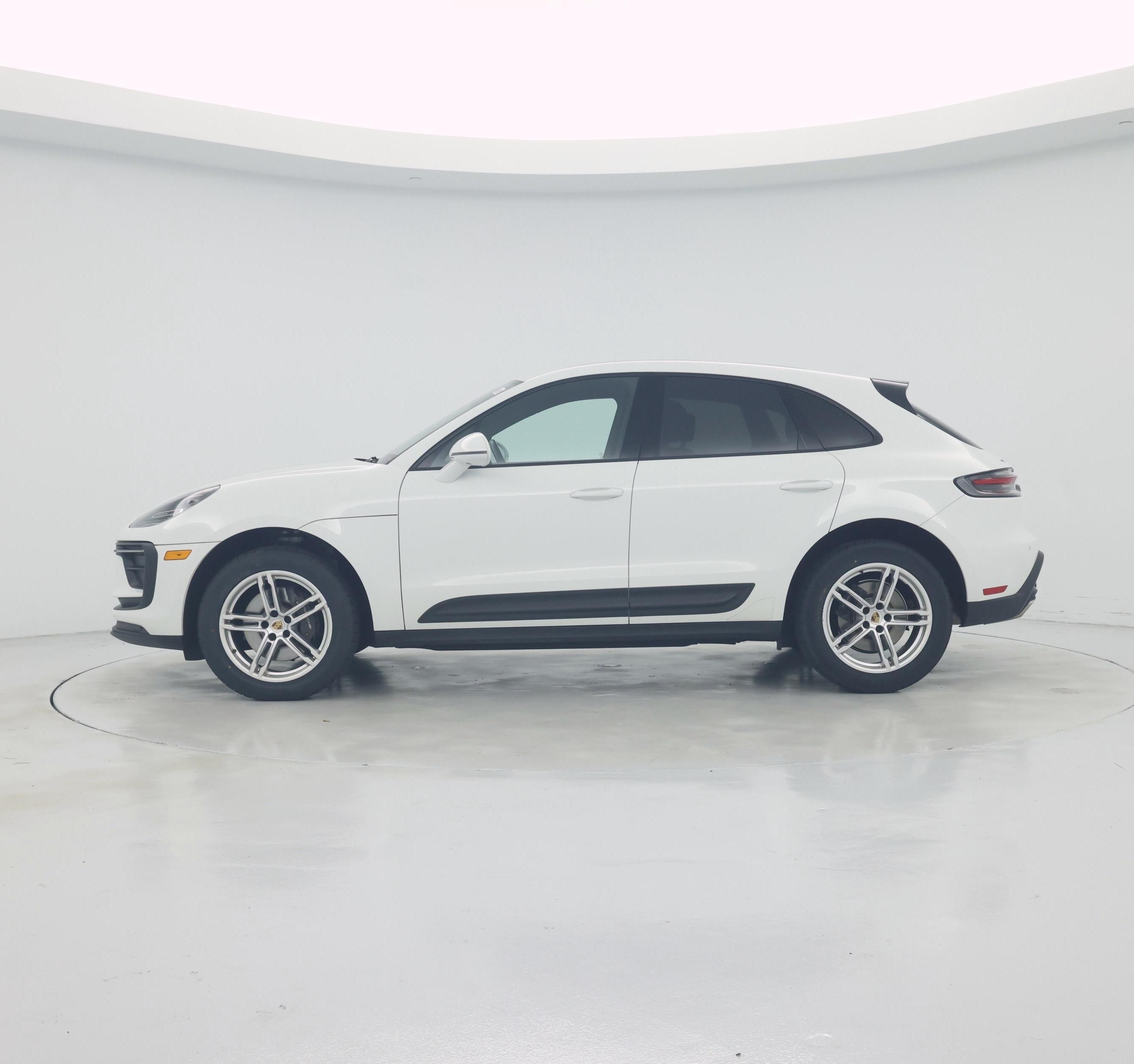 Thumbnail: 2024 Porsche Macan - 3