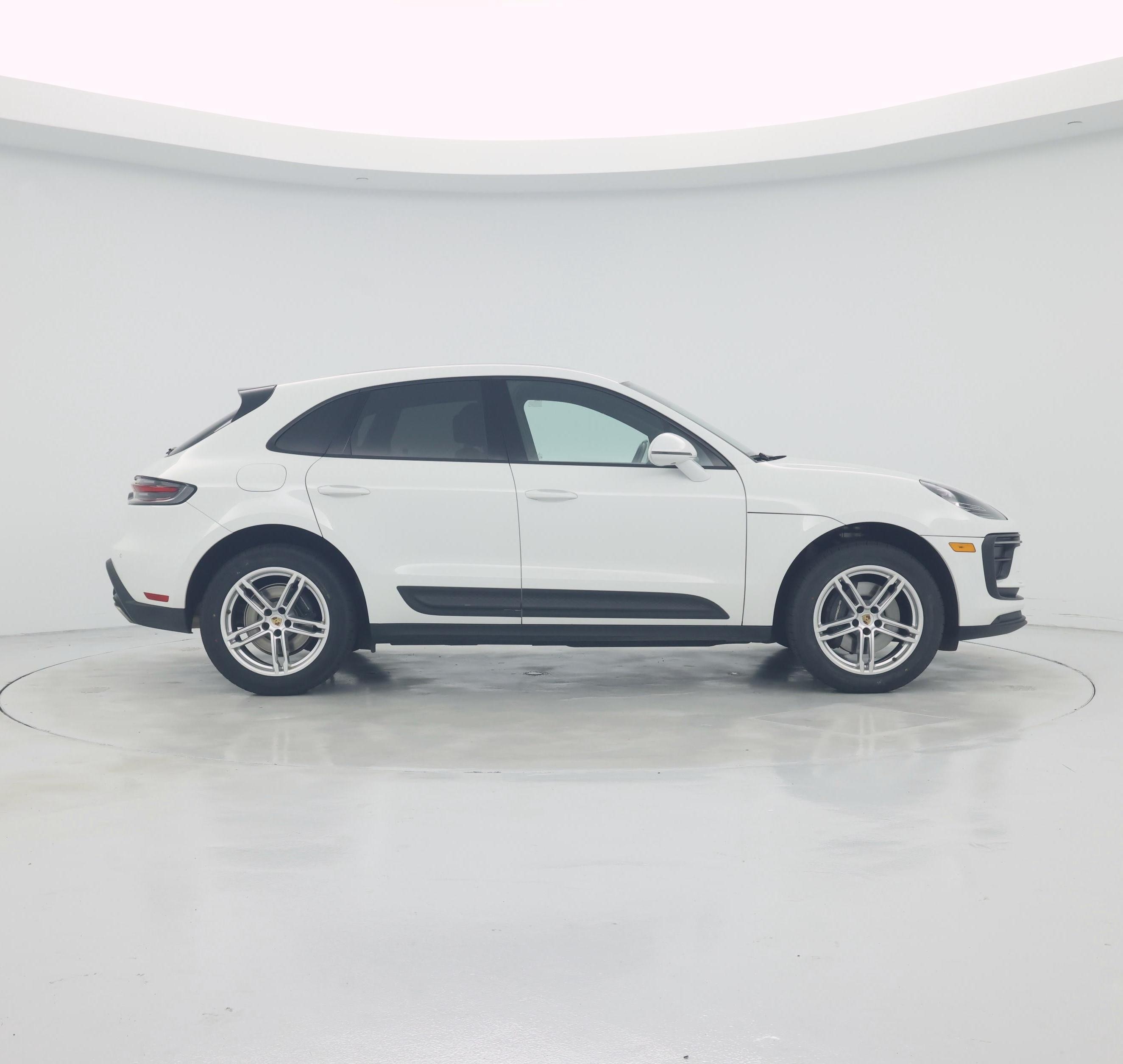 Thumbnail: 2024 Porsche Macan - 7