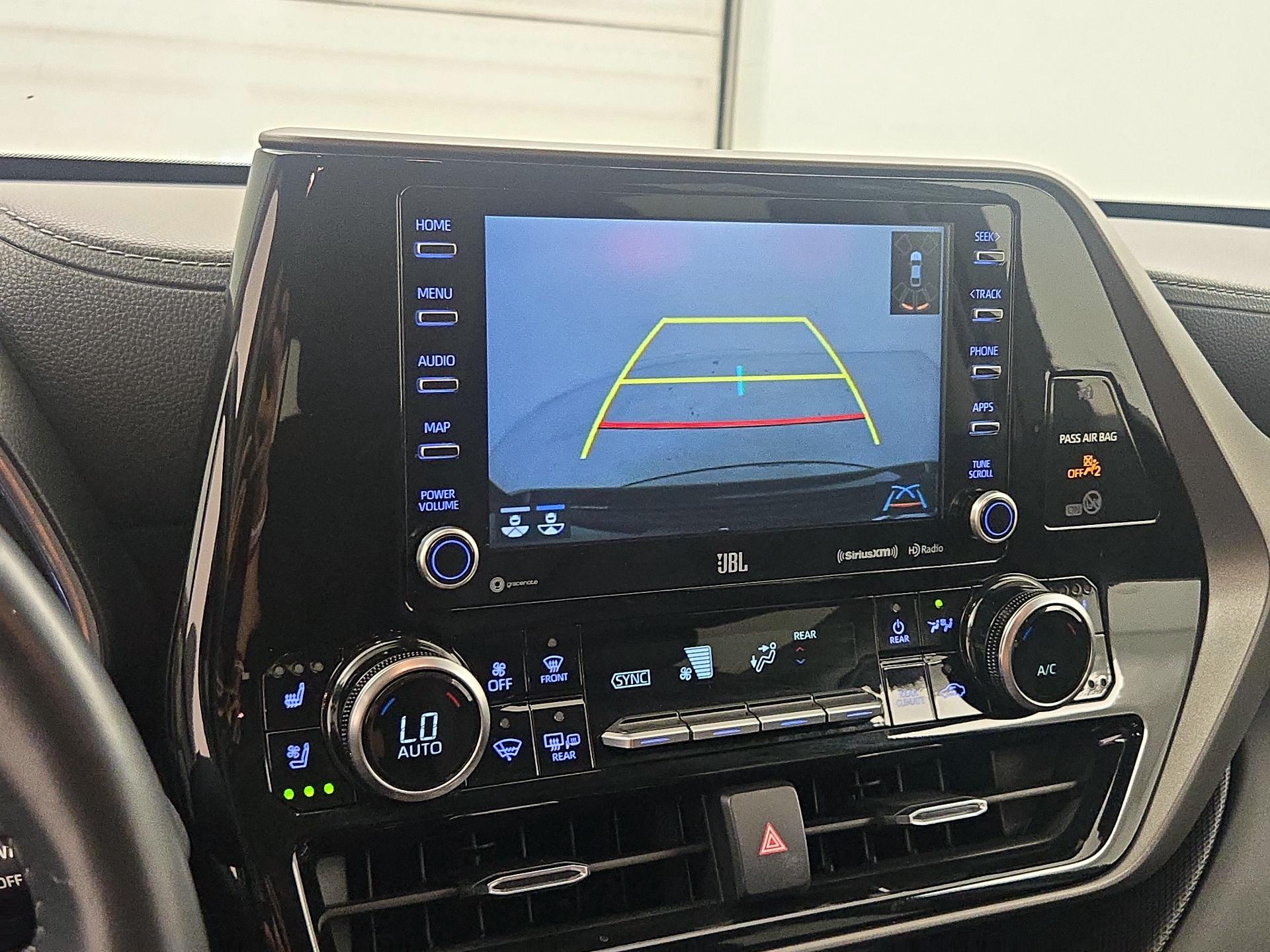 Thumbnail: 2021 Toyota Highlander - 15