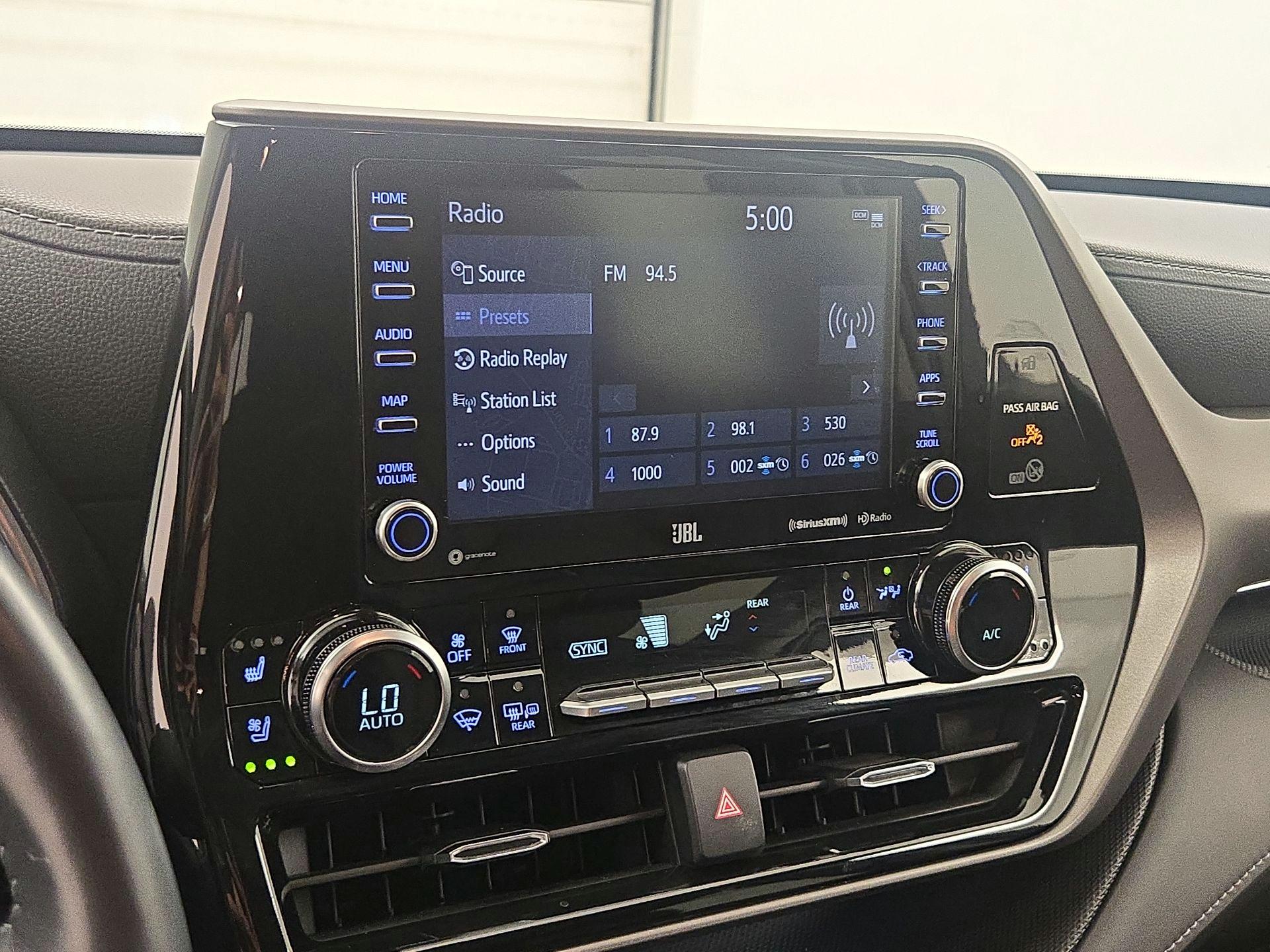 Thumbnail: 2021 Toyota Highlander - 16