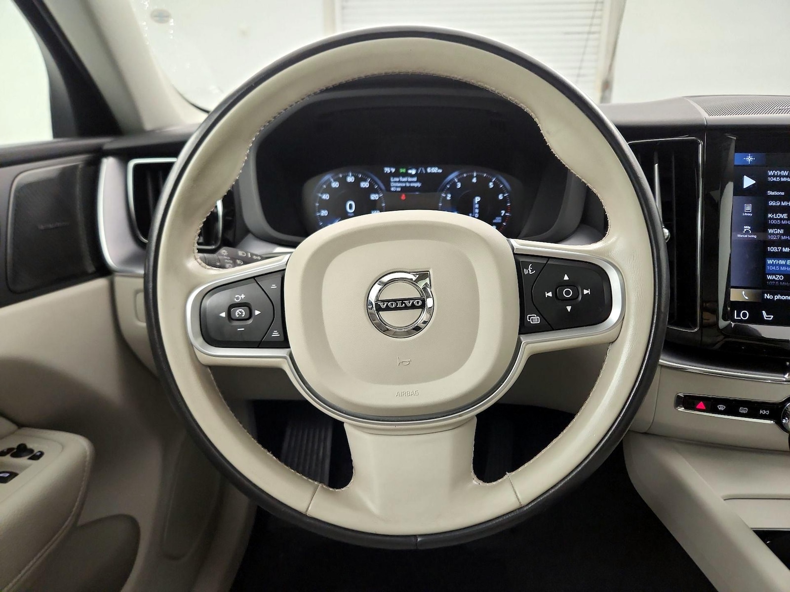 2020 Volvo XC60 Momentum - Photo 11