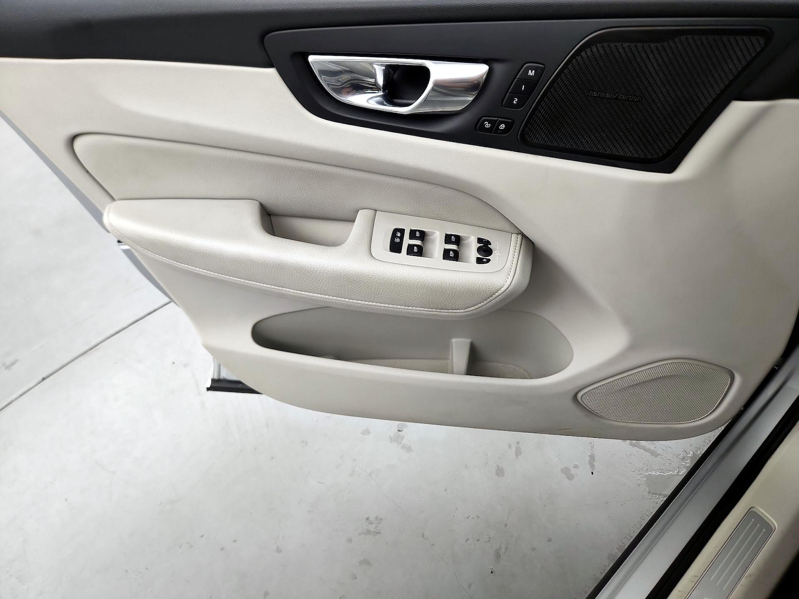 2020 Volvo XC60 Momentum - Photo 13