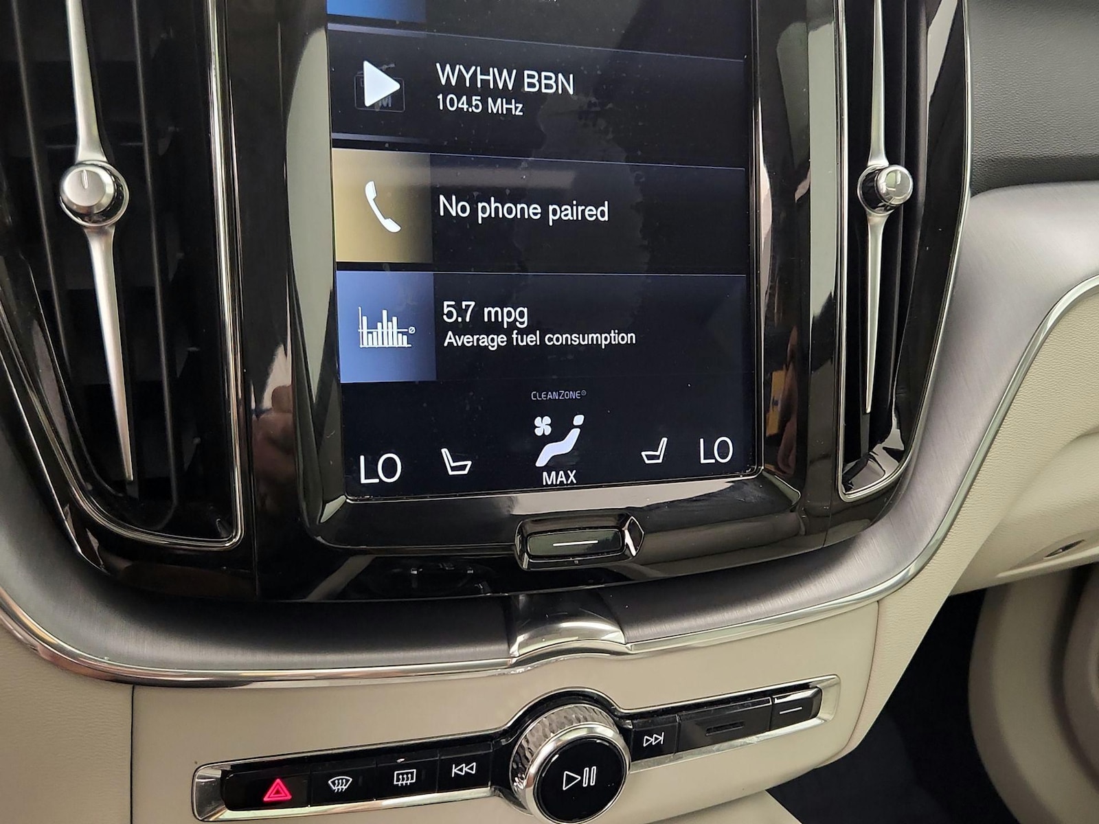 2020 Volvo XC60 Momentum - Photo 17