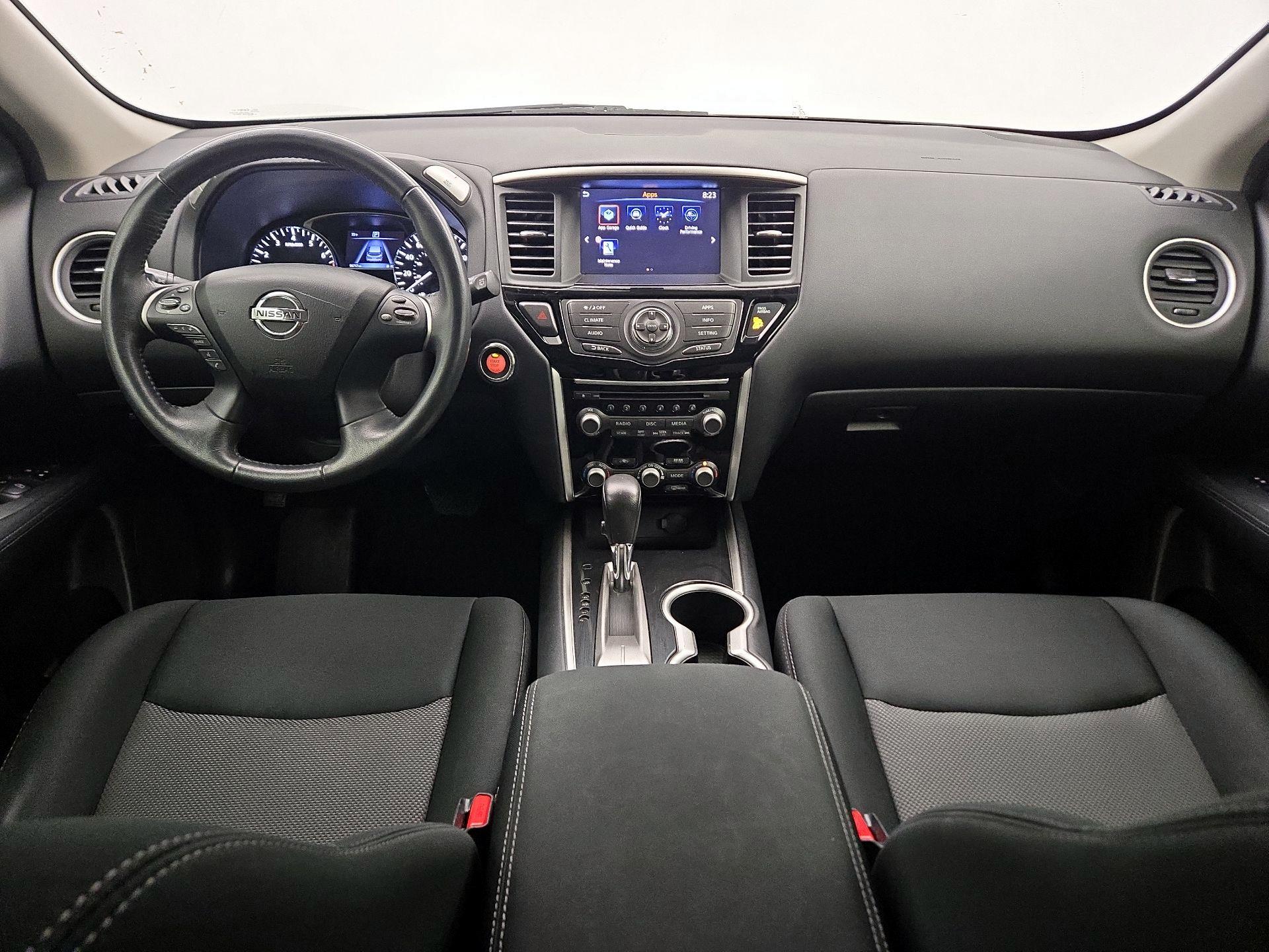 Thumbnail: 2017 Nissan Pathfinder - 9