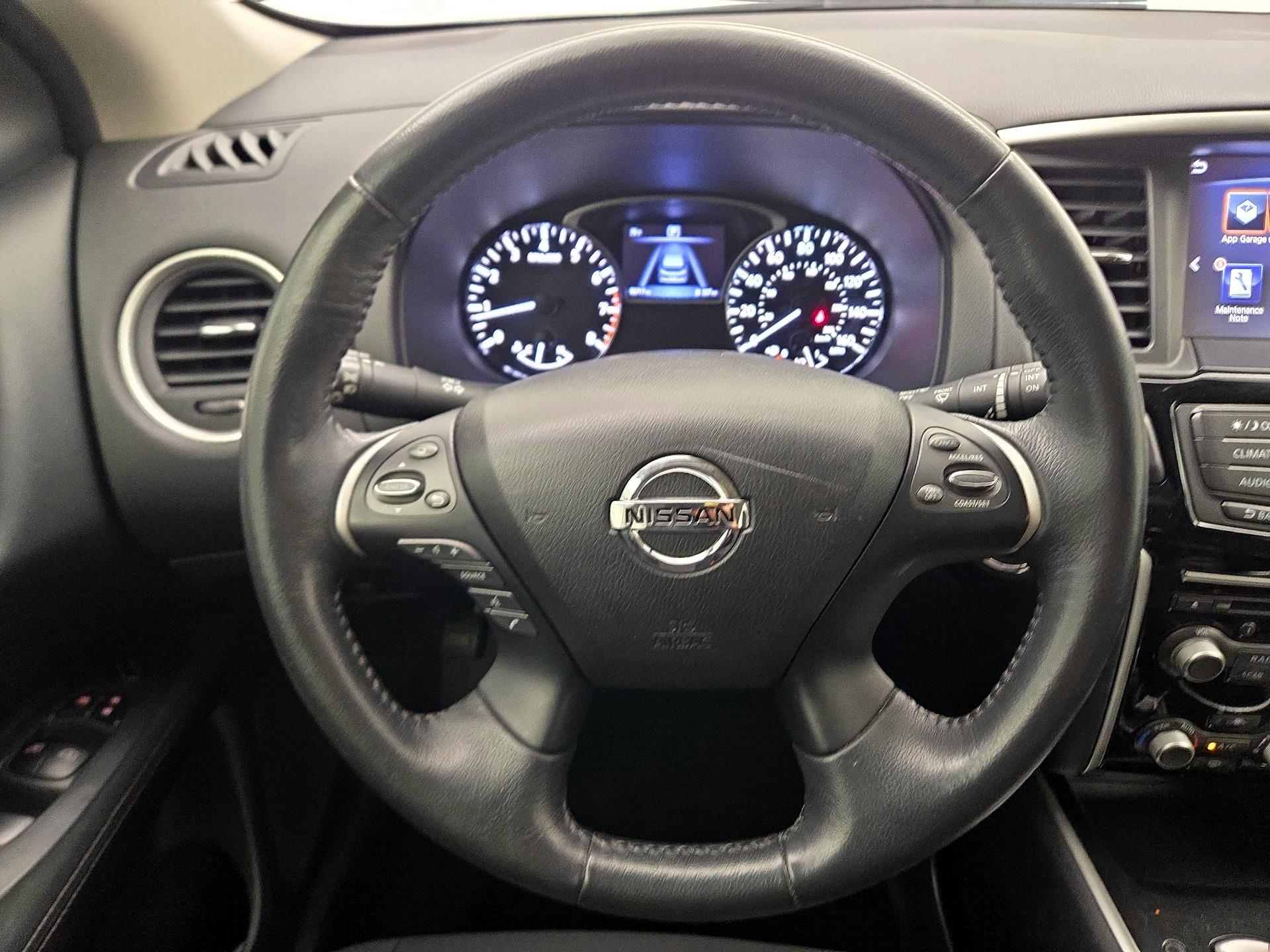 Thumbnail: 2017 Nissan Pathfinder - 10