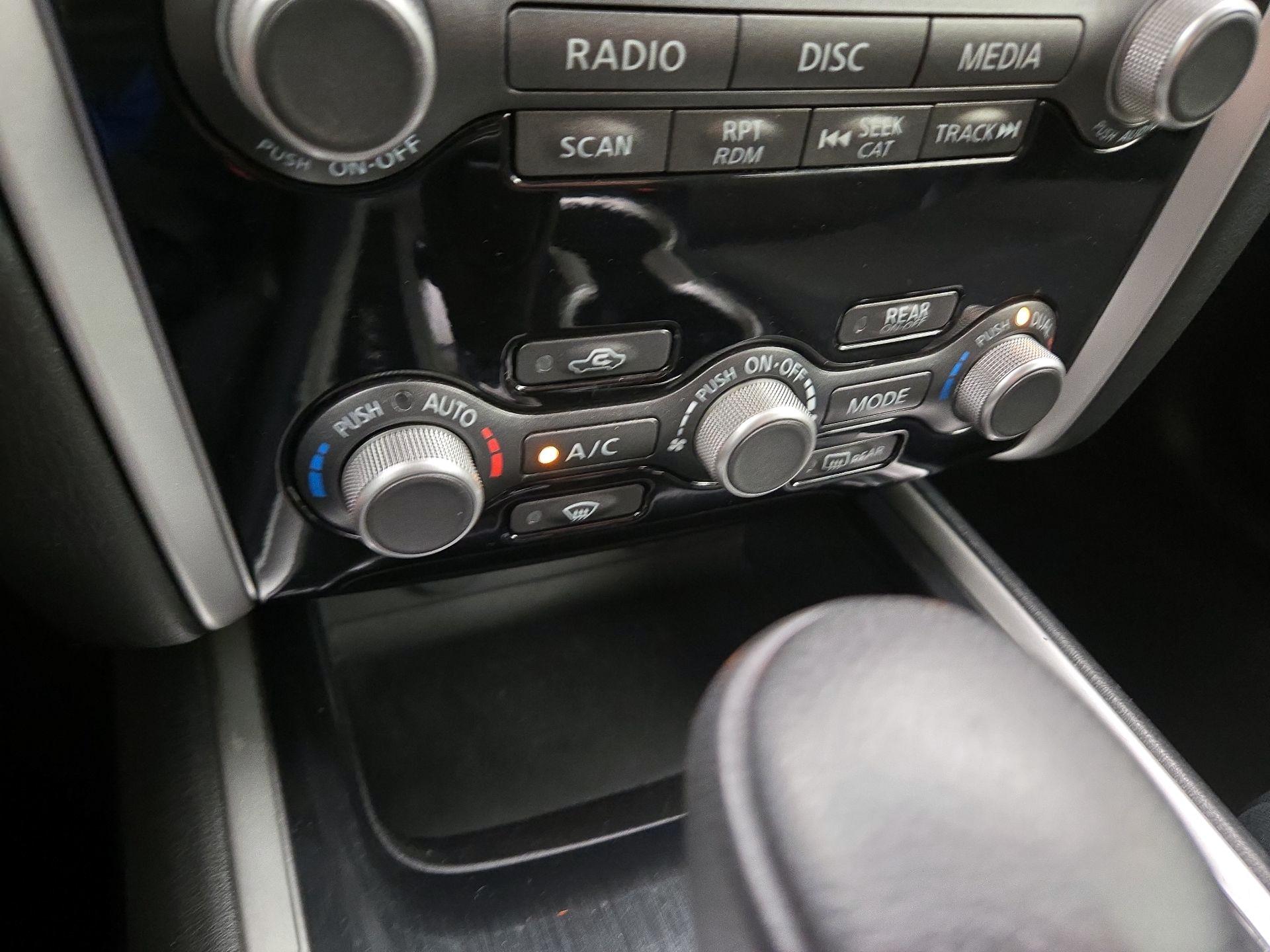 Thumbnail: 2017 Nissan Pathfinder - 16