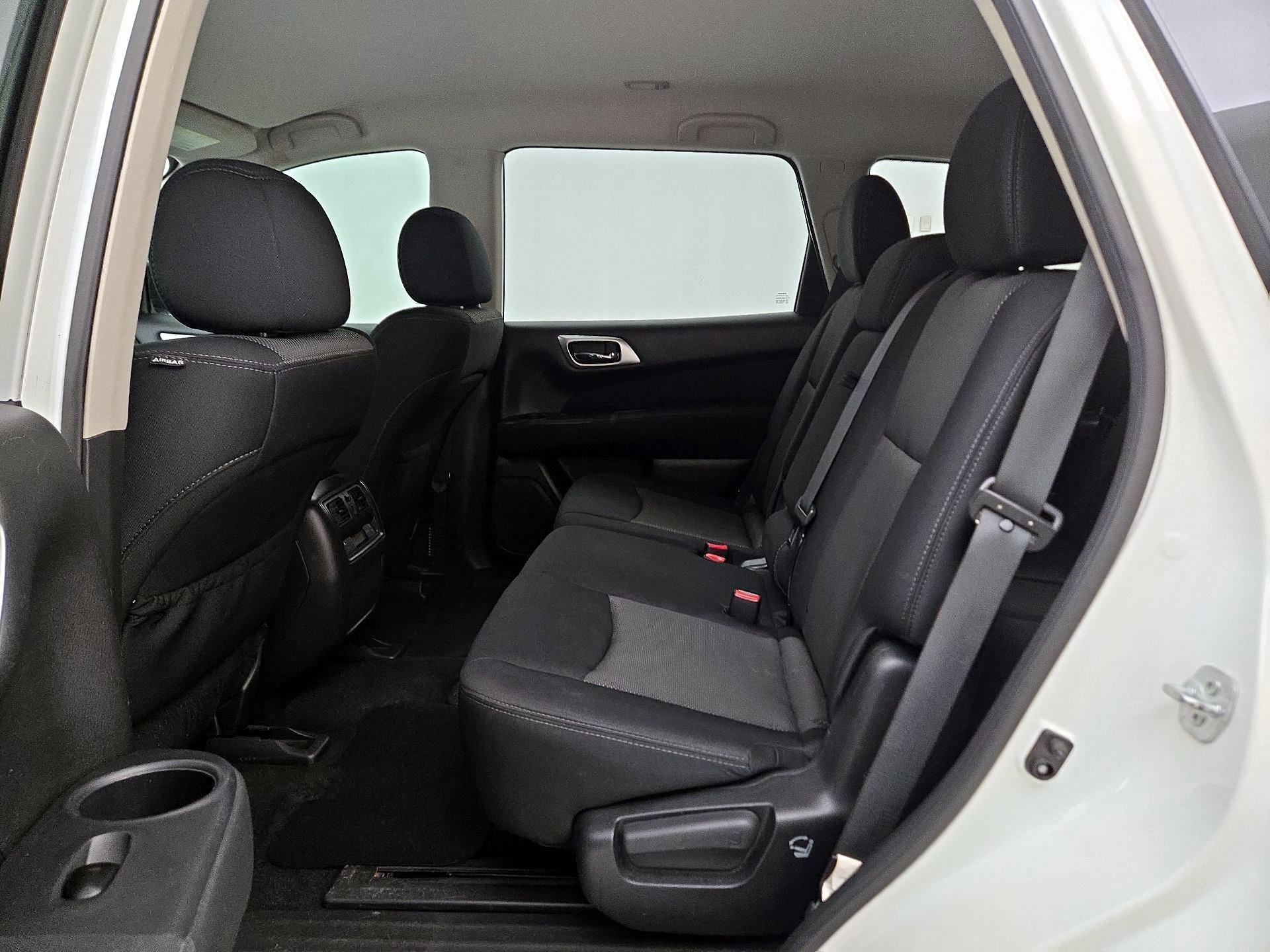 Thumbnail: 2017 Nissan Pathfinder - 19
