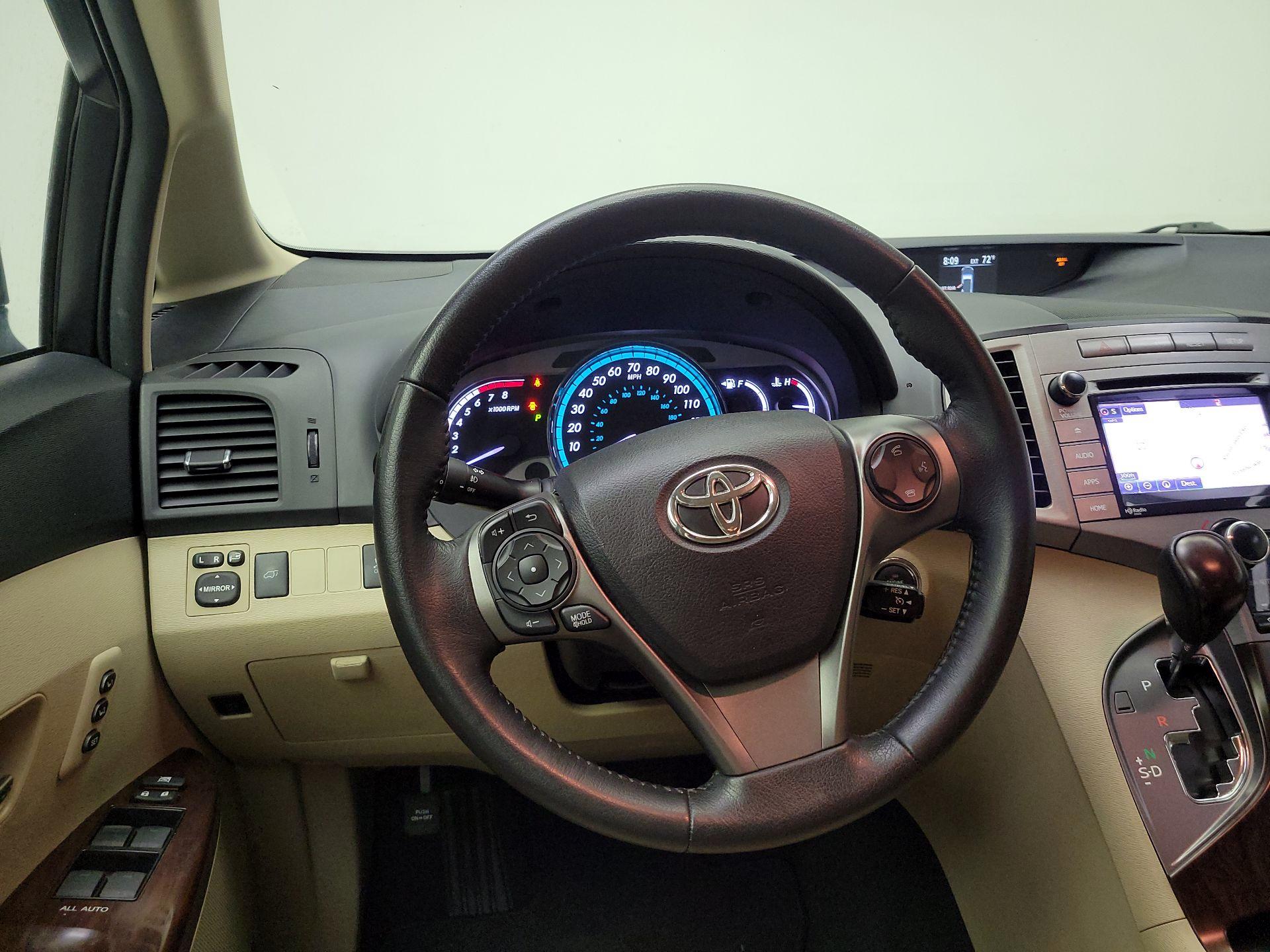 Thumbnail: 2015 Toyota Venza - 10