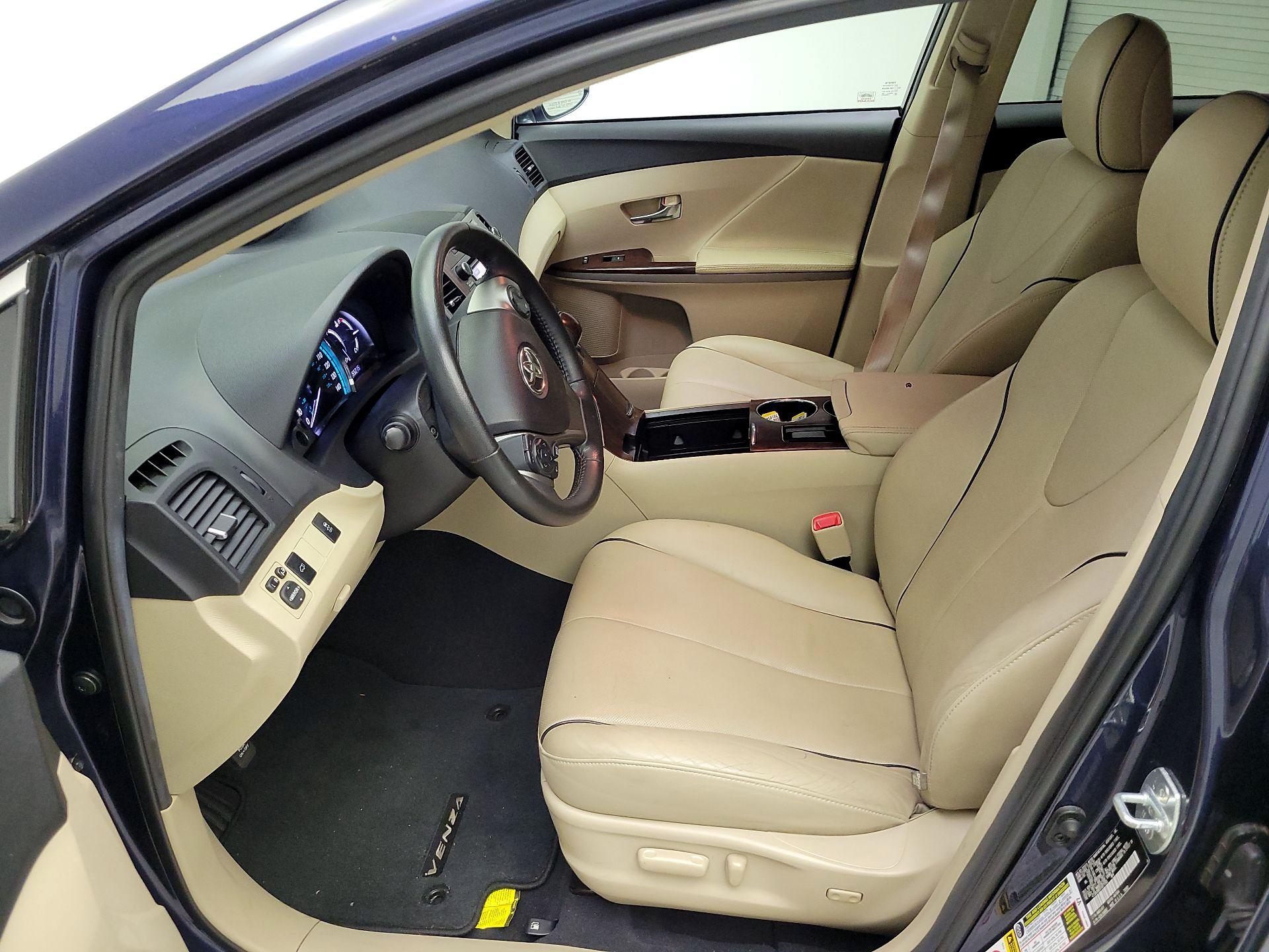Thumbnail: 2015 Toyota Venza - 11