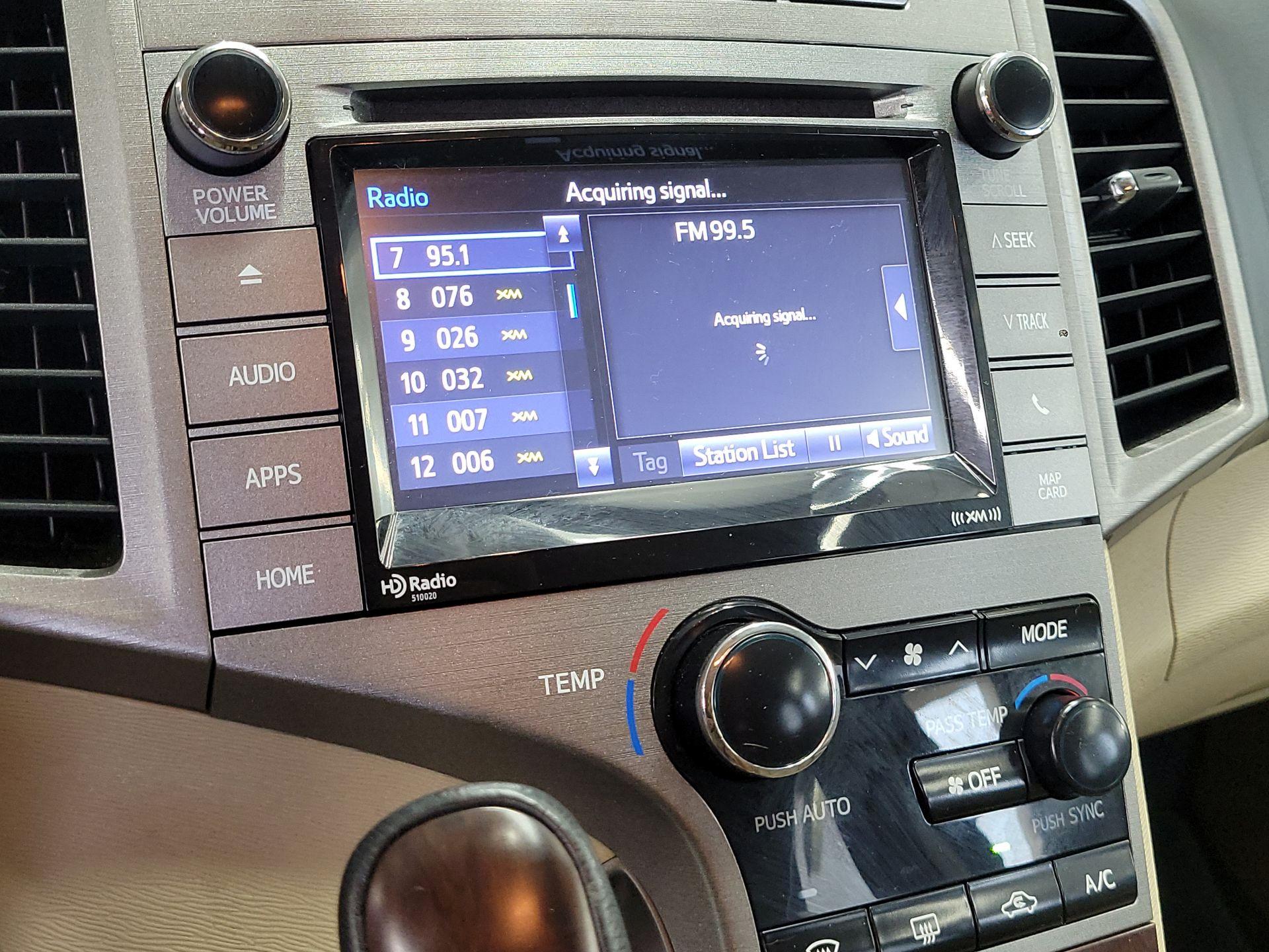 Thumbnail: 2015 Toyota Venza - 16