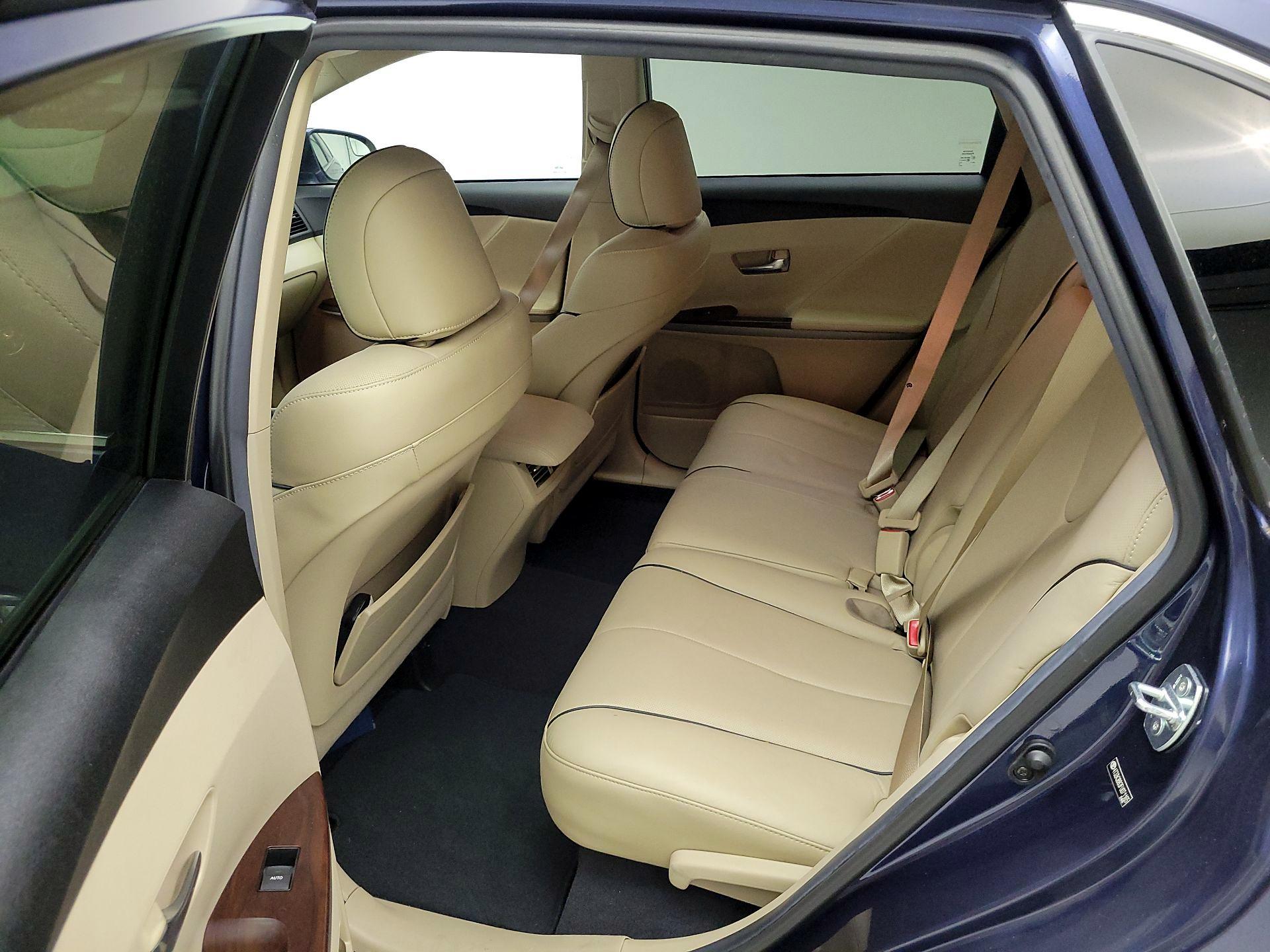 Thumbnail: 2015 Toyota Venza - 20