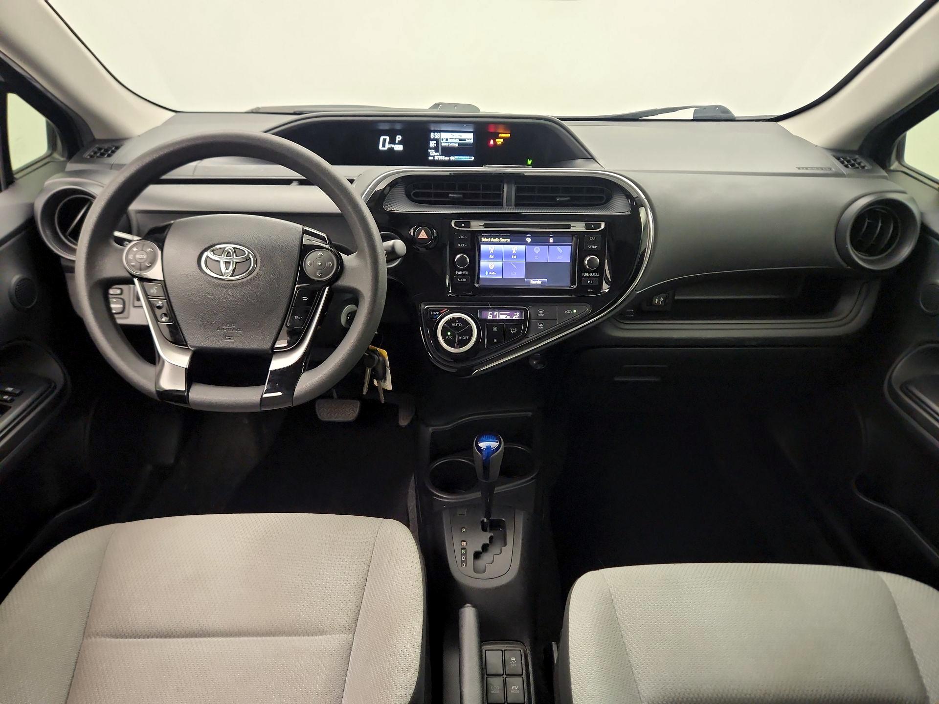 Thumbnail: 2018 Toyota Prius c - 9