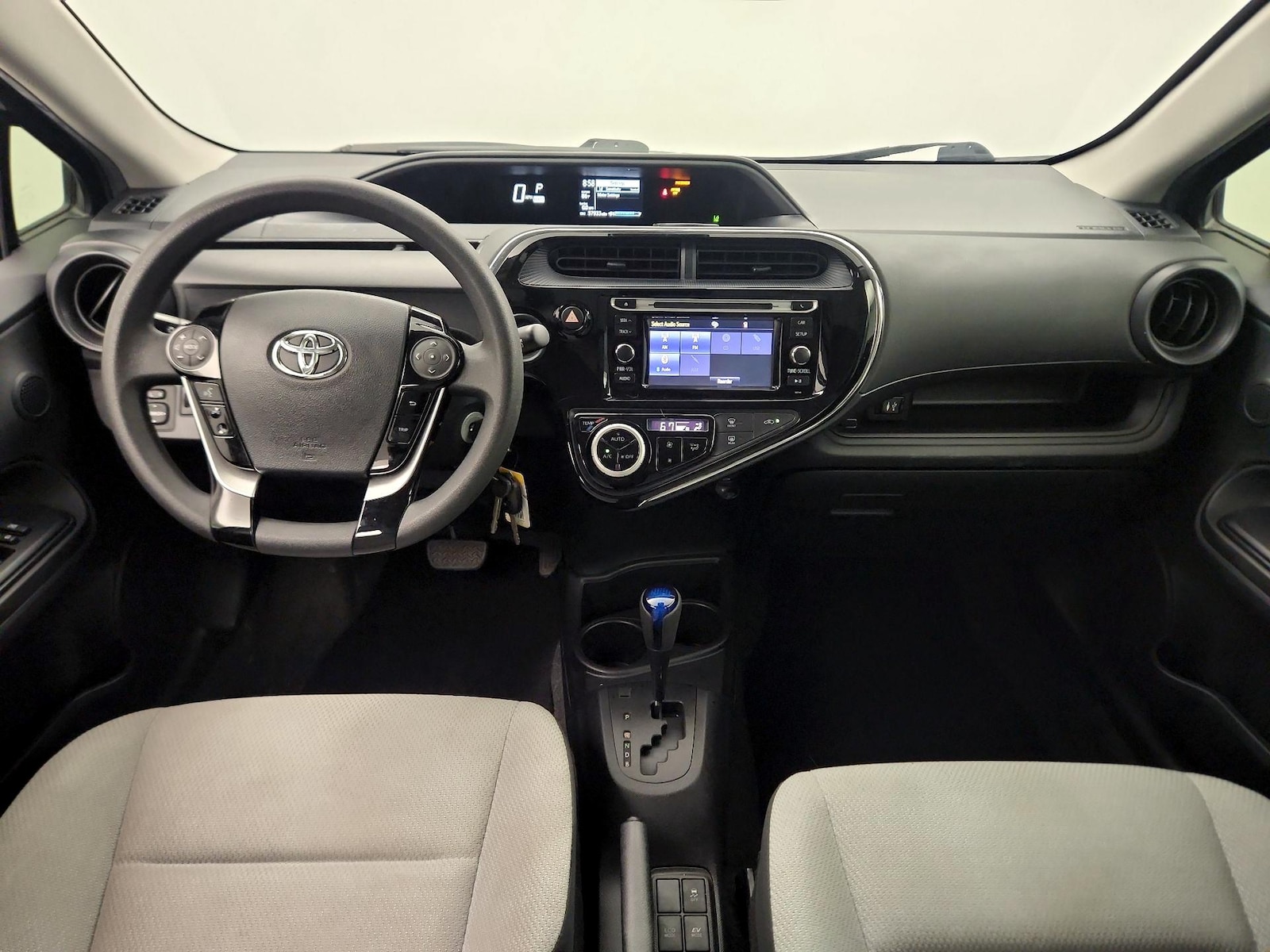 2018 Toyota Prius c One - Photo 10