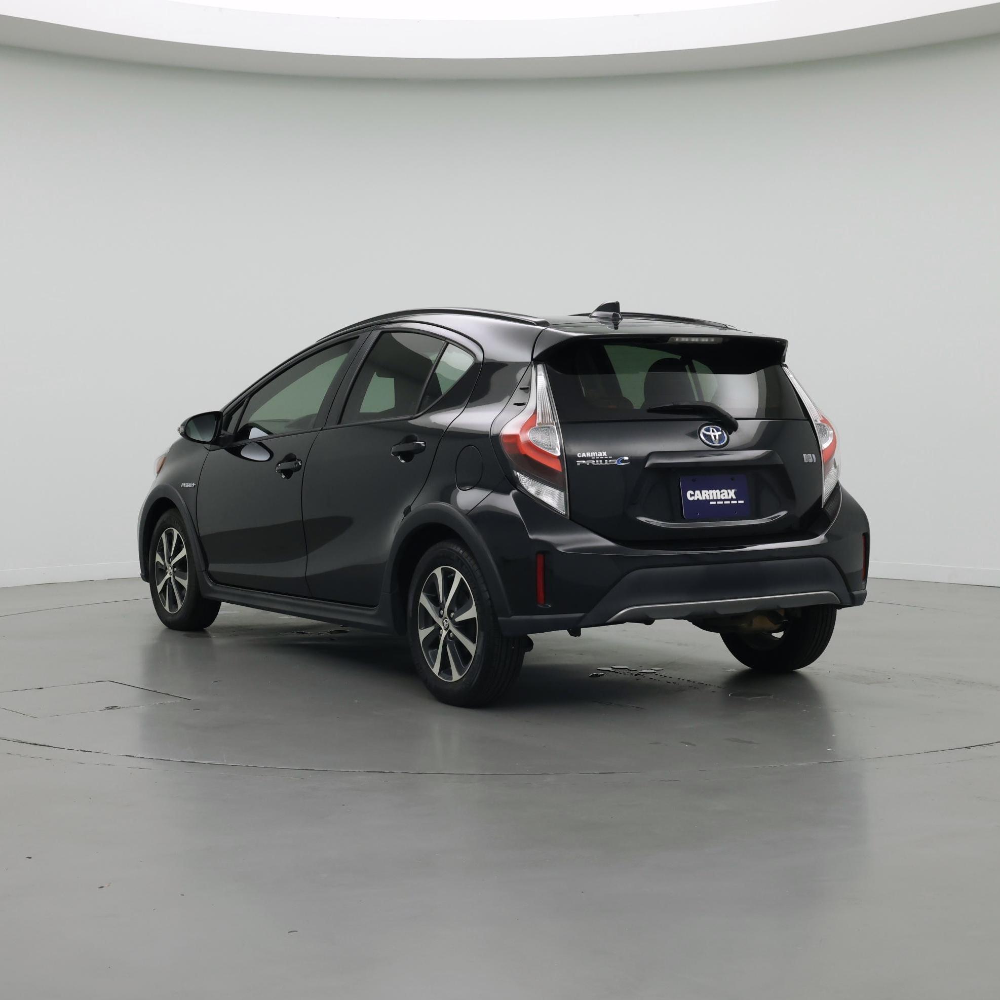Thumbnail: 2018 Toyota Prius c - 2